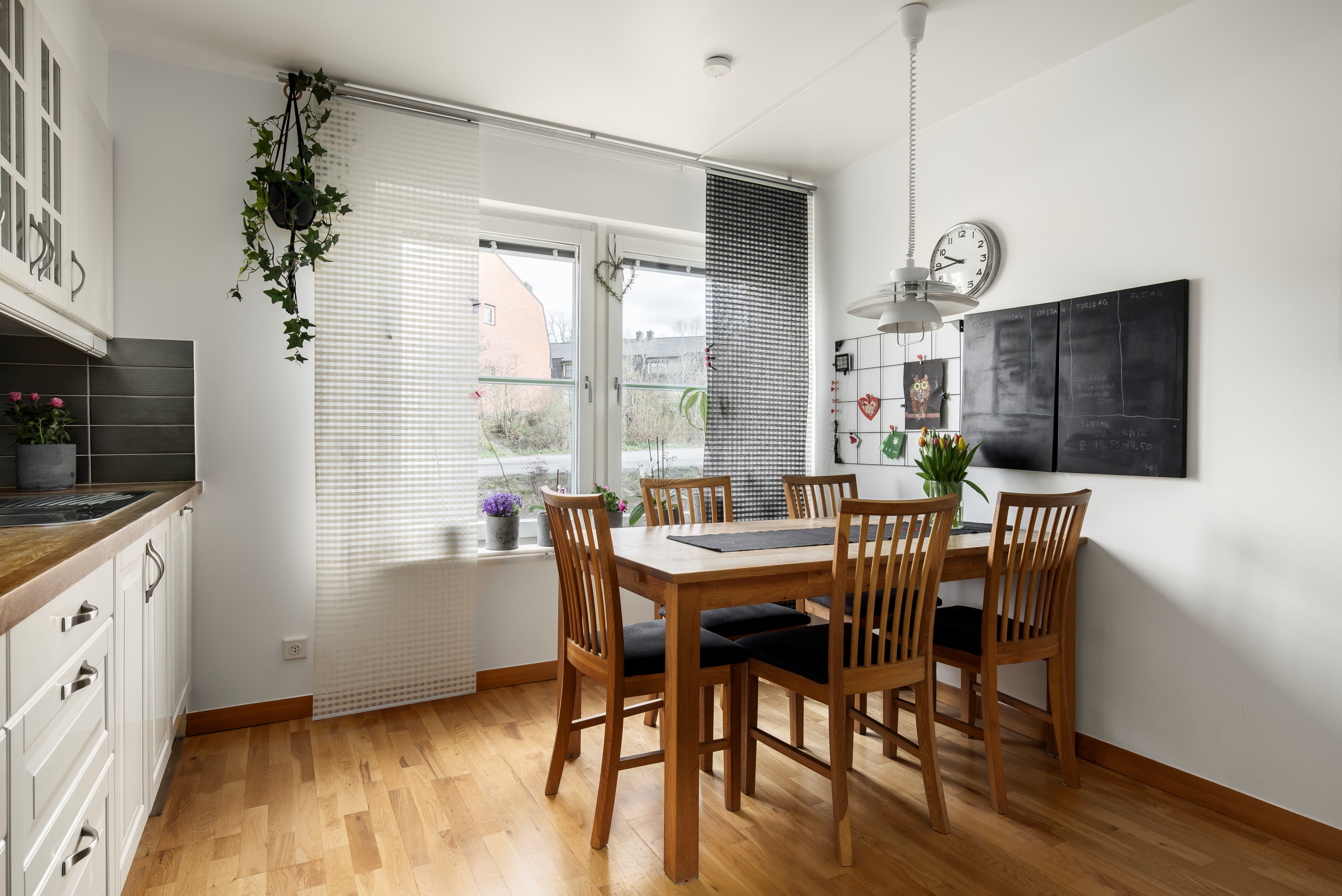 Bostadsbild från Ängsbacken 1, Såld i Björknäs, Nacka