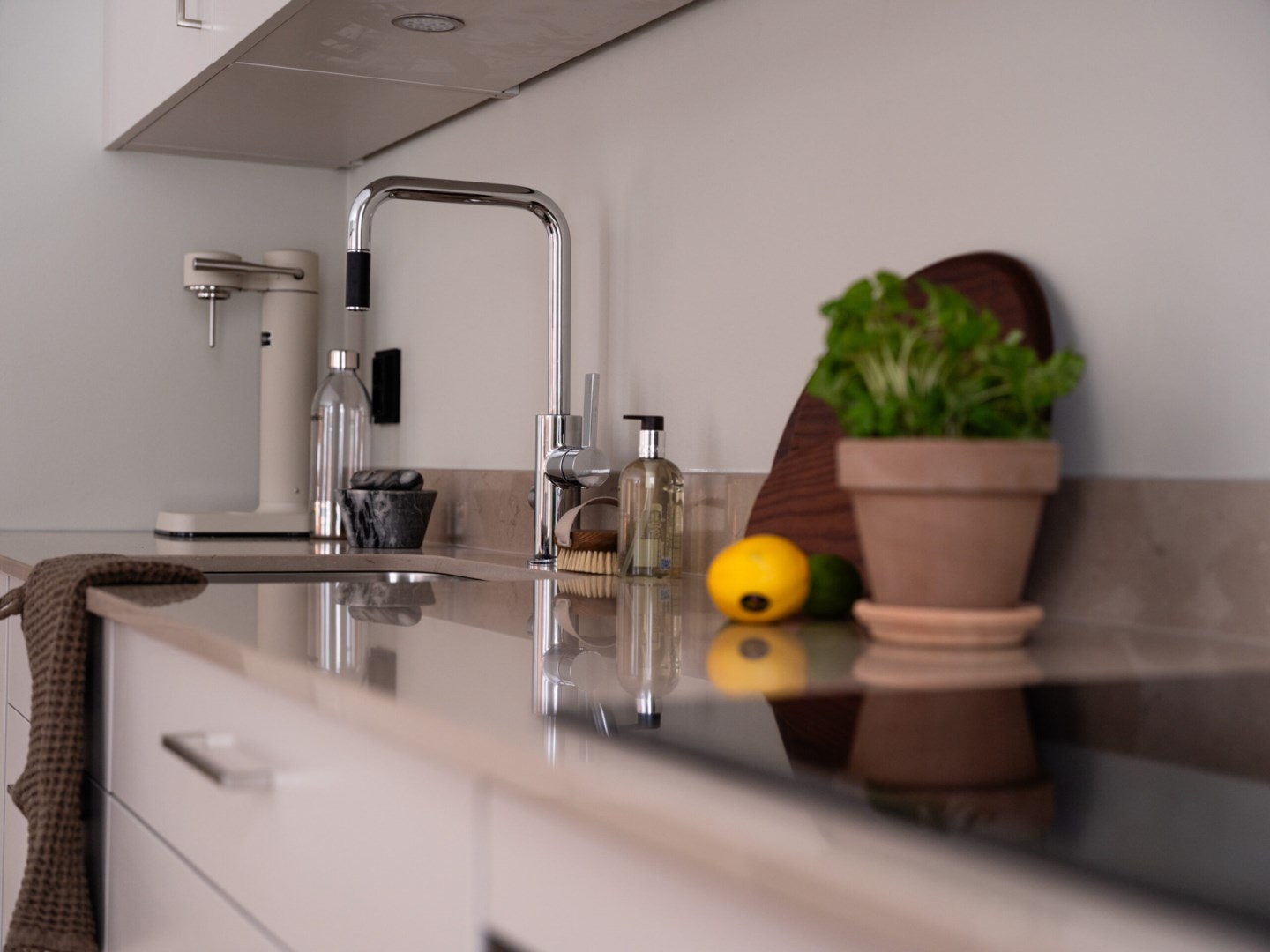 Bostadsbild från Åbroddsvägen 31B, parhus 1, Såld i Kummelnäs, Nacka