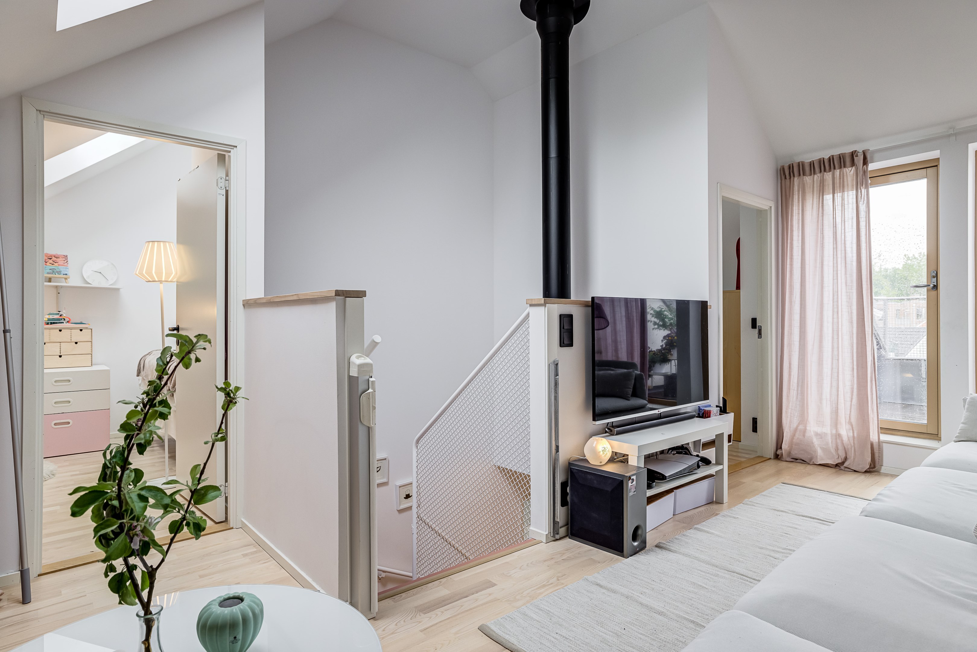 Bostadsbild från Vikvägen 60, Såld i Vårdsätra, Uppsala