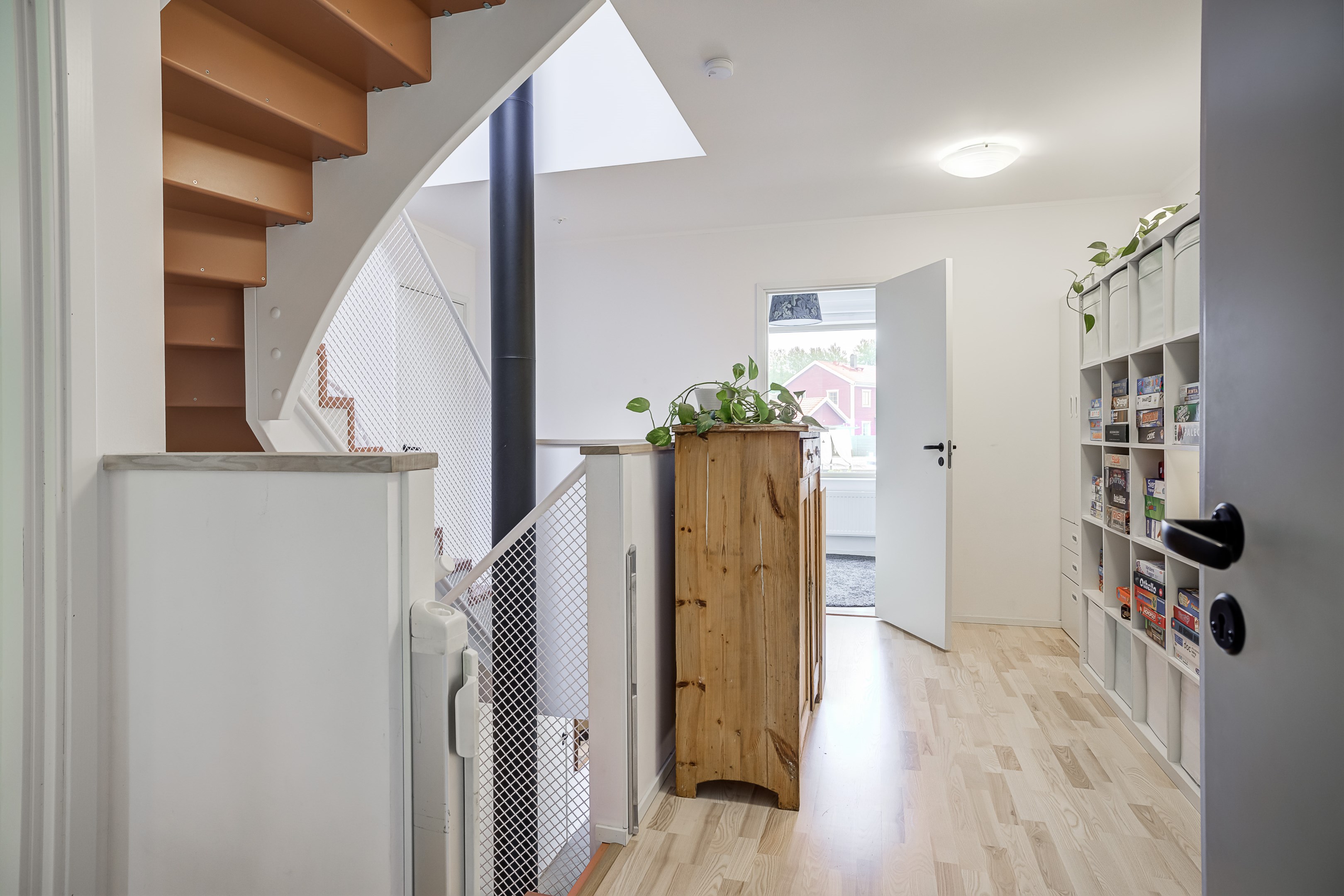 Bostadsbild från Vikvägen 60, Såld i Vårdsätra, Uppsala