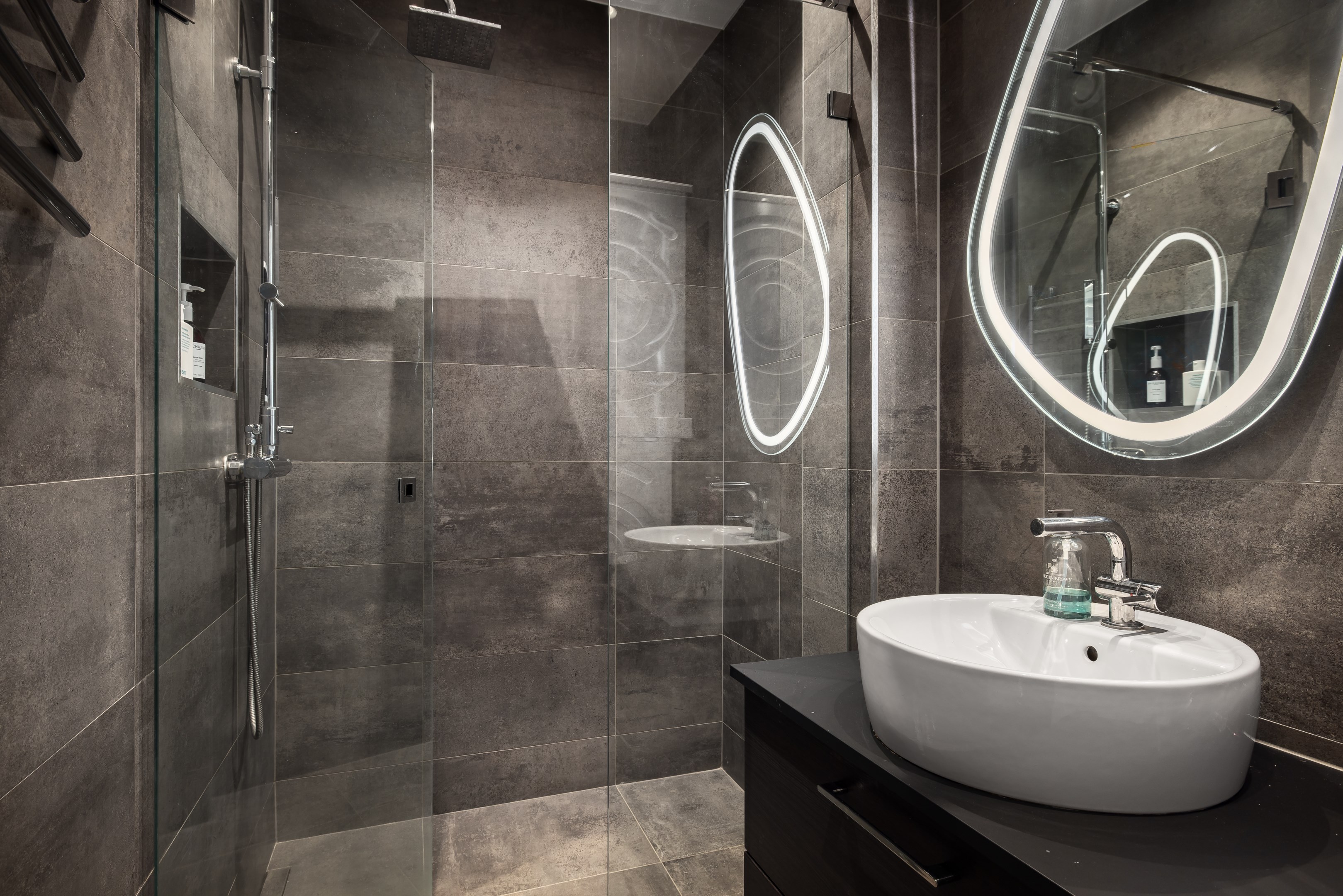 Bostadsbild från Hagagatan 4, Såld i Vasastan, Stockholm