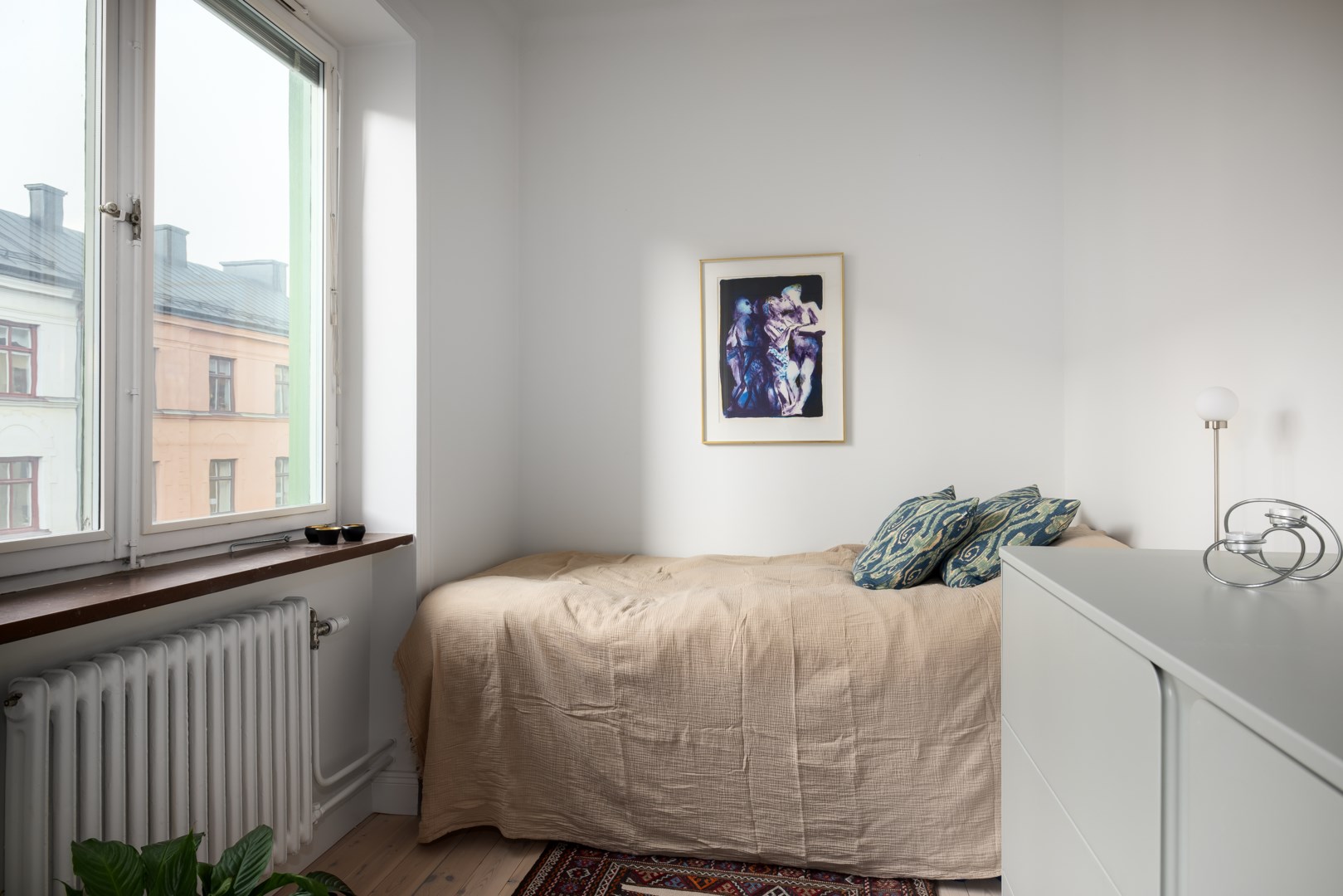 Bostadsbild från Hagagatan 4, Såld i Vasastan, Stockholm