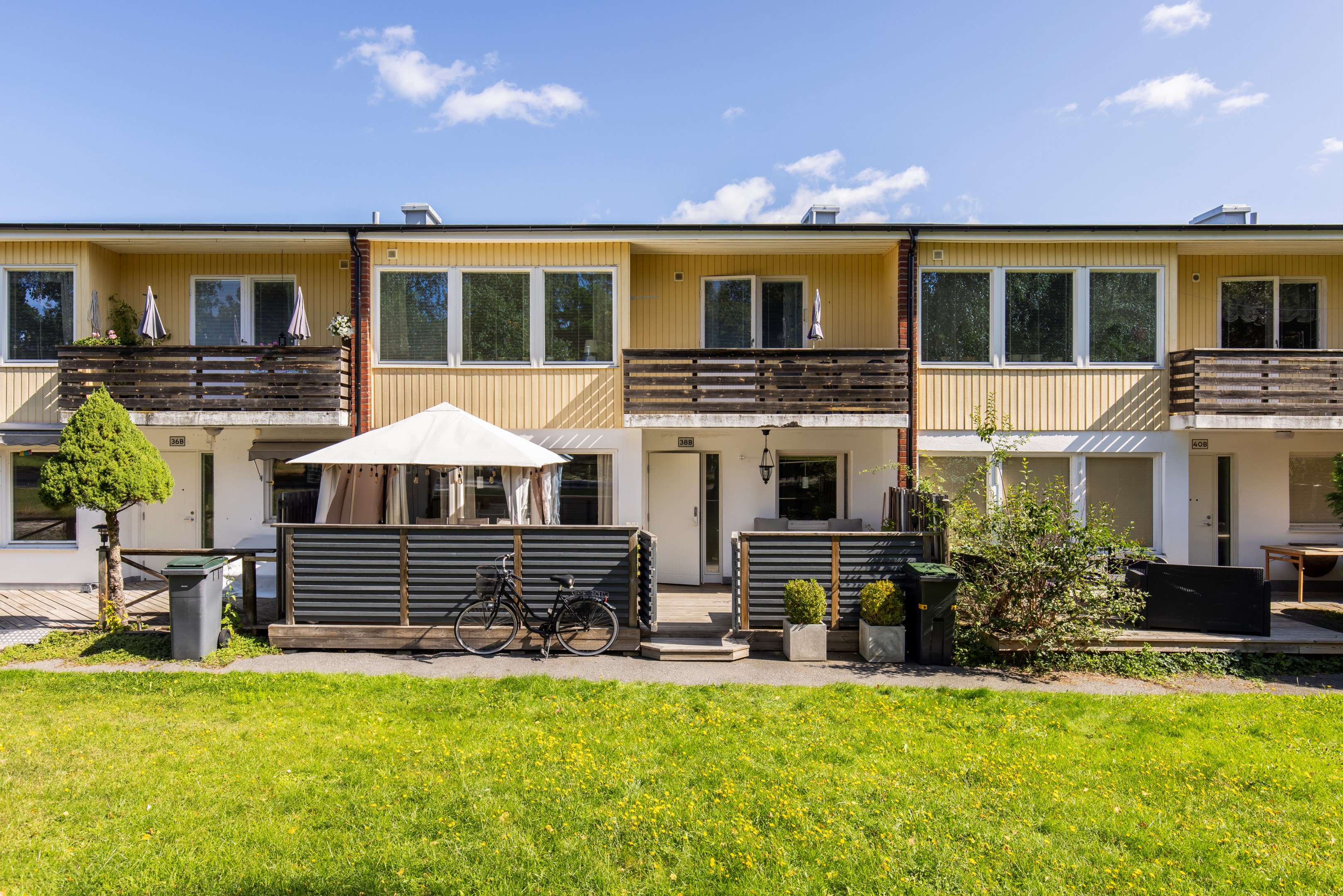 Bostadsbild från Hovvägen 38B, Såld i Hästhagen, Värmdö