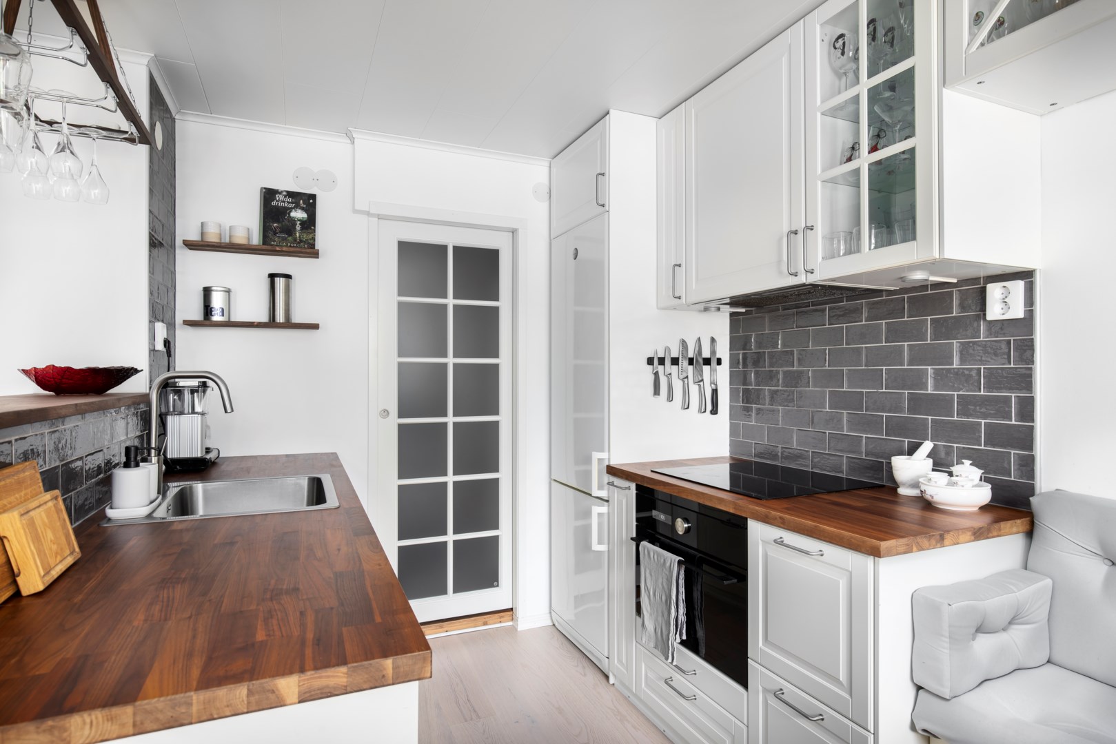 Bostadsbild från Hovvägen 38B, Såld i Hästhagen, Värmdö