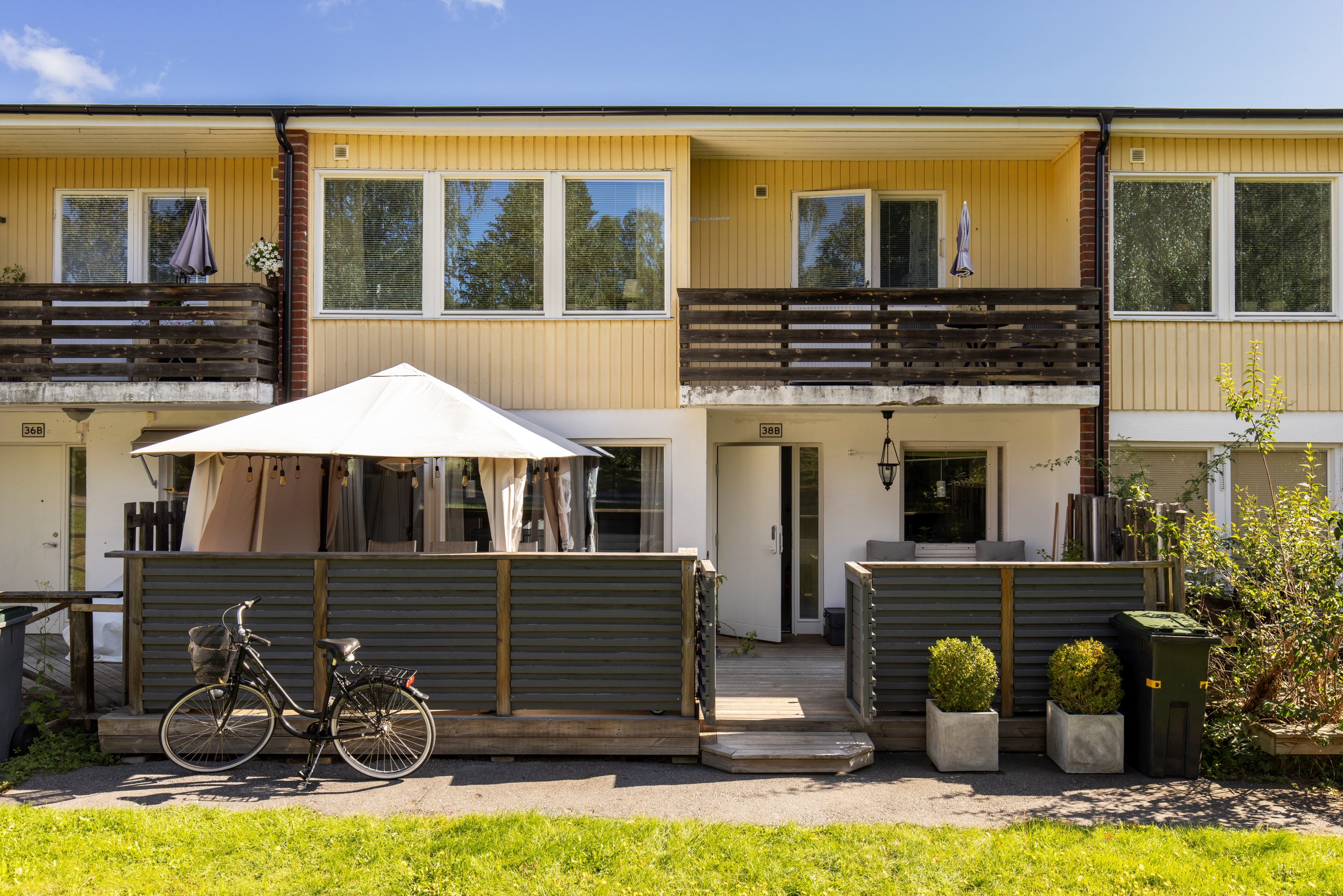 Bostadsbild från Hovvägen 38B, Såld i Hästhagen, Värmdö