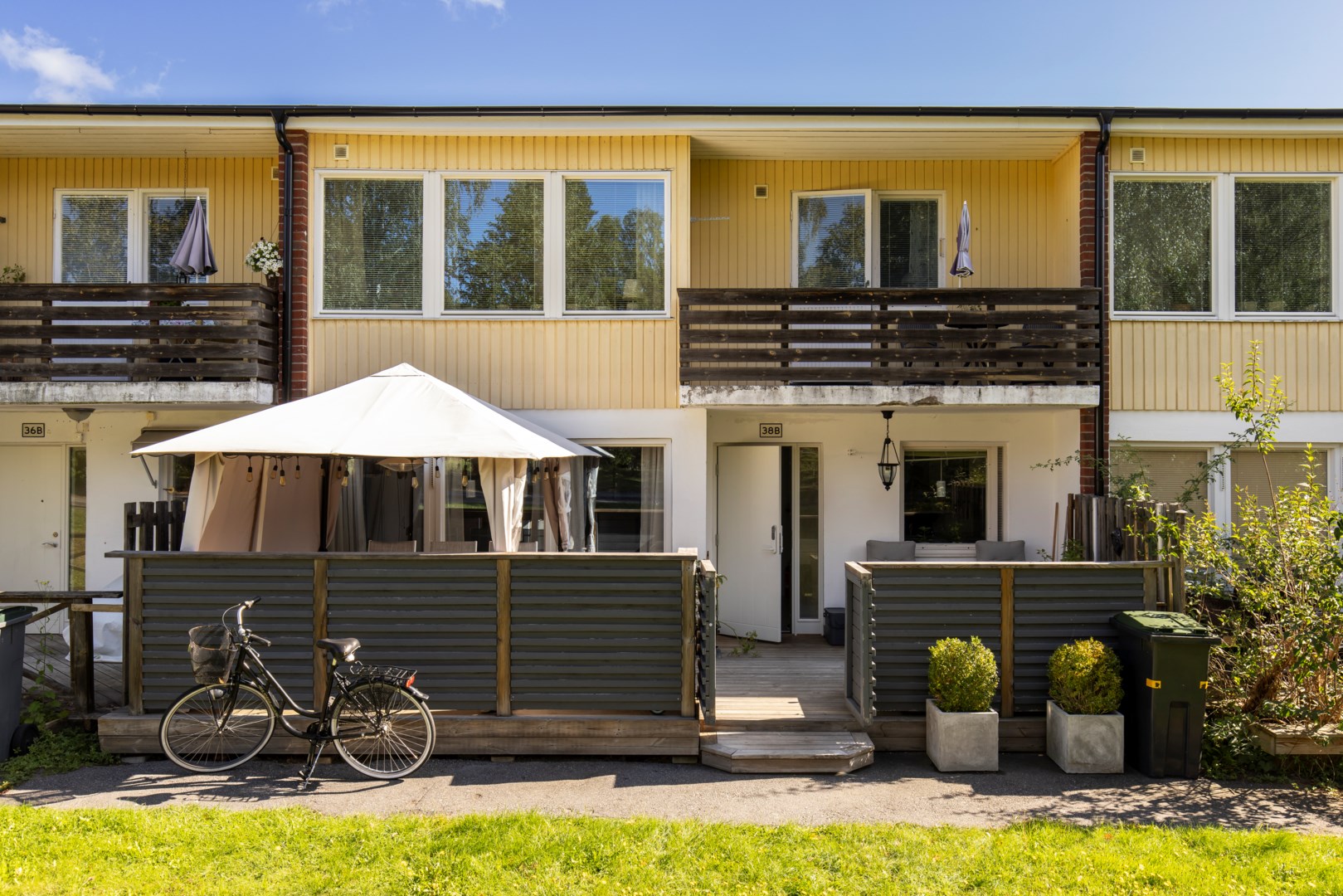 Bostadsbild från Hovvägen 38B, Såld i Hästhagen, Värmdö