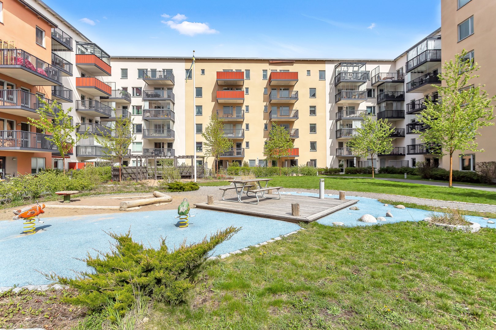 Bostadsbild från Tullgarnsgatan 20, Såld i Kungsängen, Uppsala