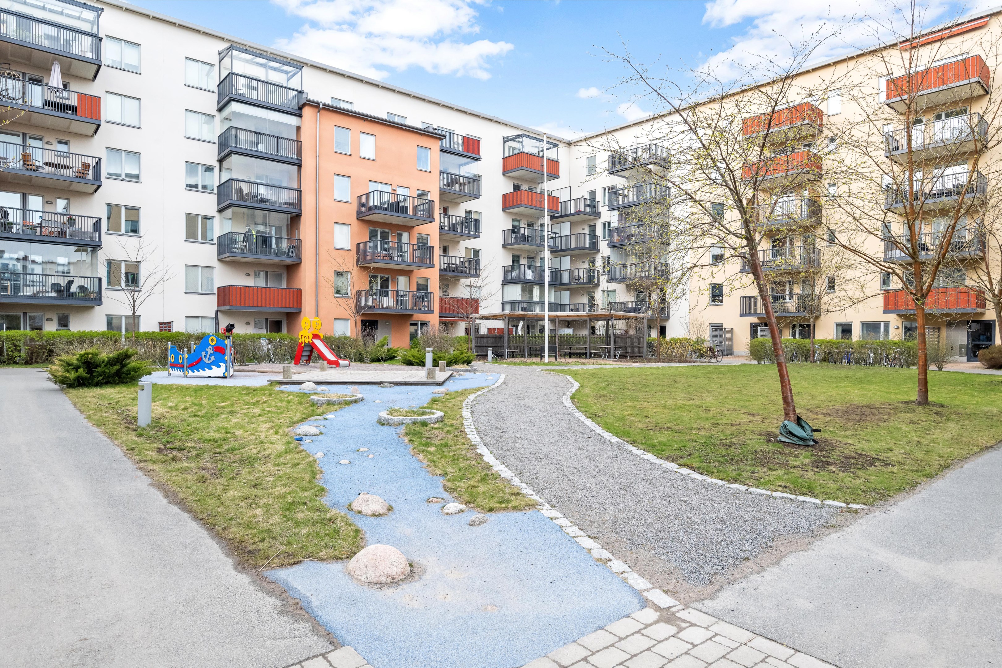 Bostadsbild från Tullgarnsgatan 20, Såld i Kungsängen, Uppsala