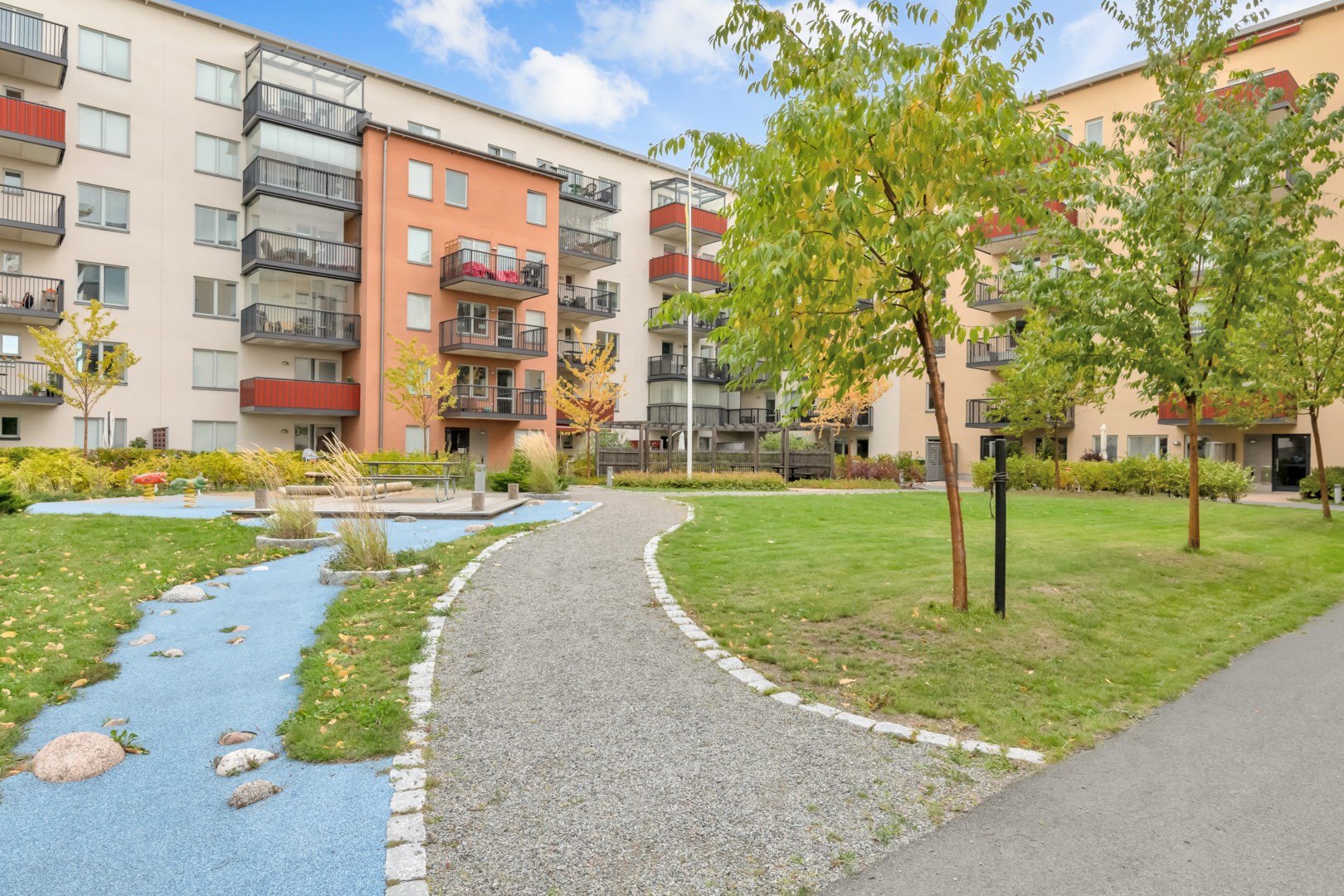 Bostadsbild från Tullgarnsgatan 20, Såld i Kungsängen, Uppsala