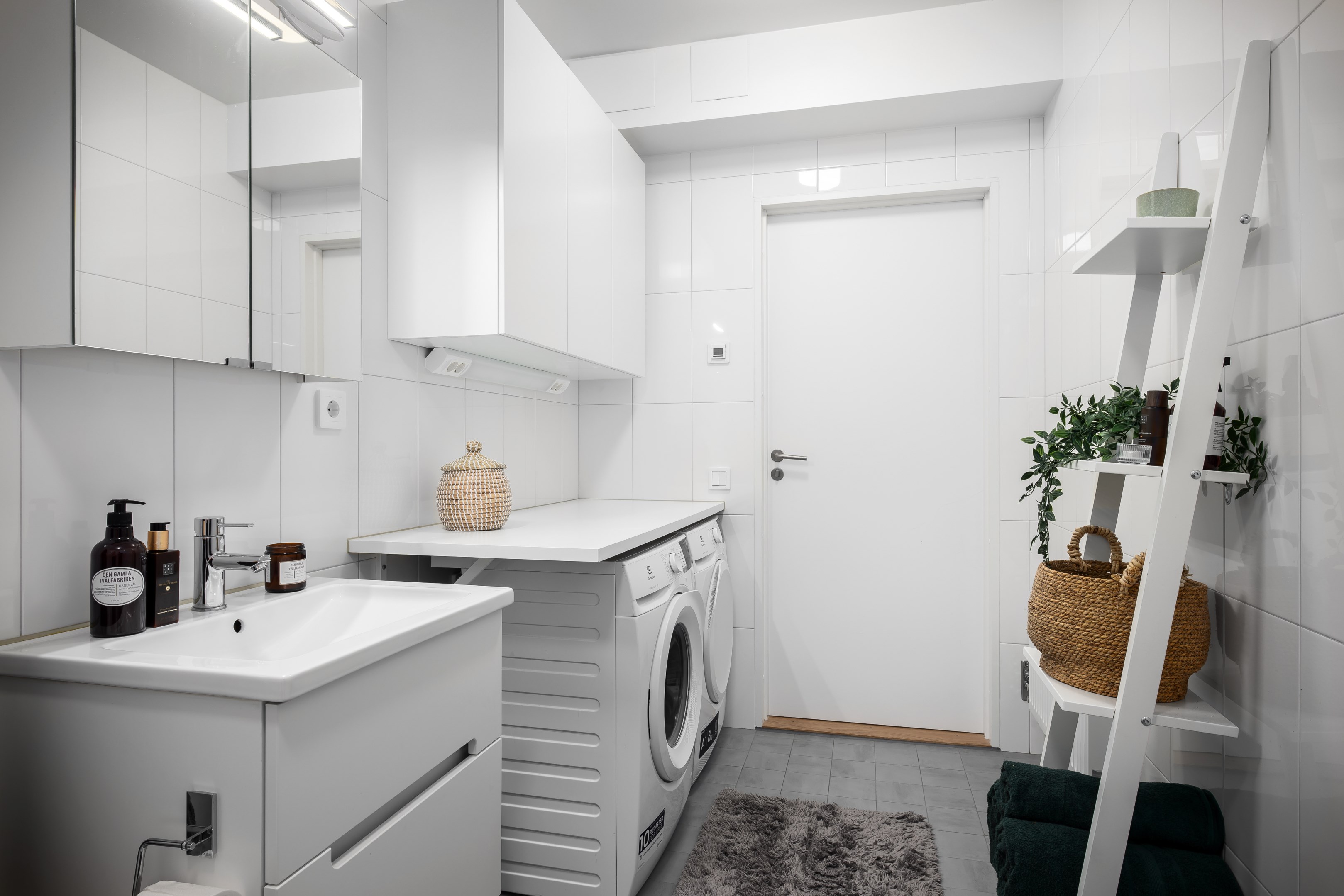 Bostadsbild från Tollareslingan 26, 12/12 tr, Såld i Tollare, Nacka