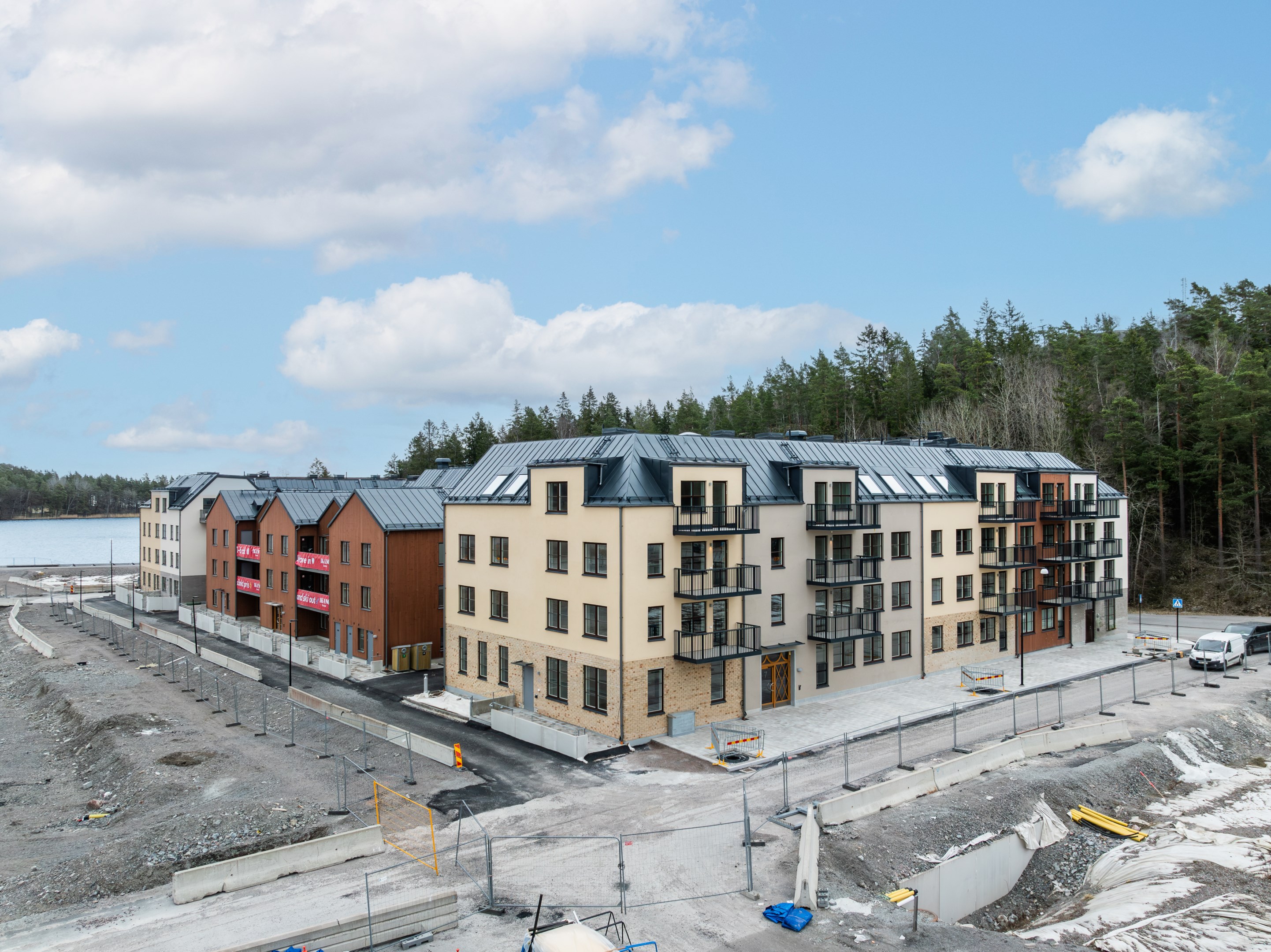 Bostadsbild från Slalomvägen 8, Såld i Väsjön, Sollentuna