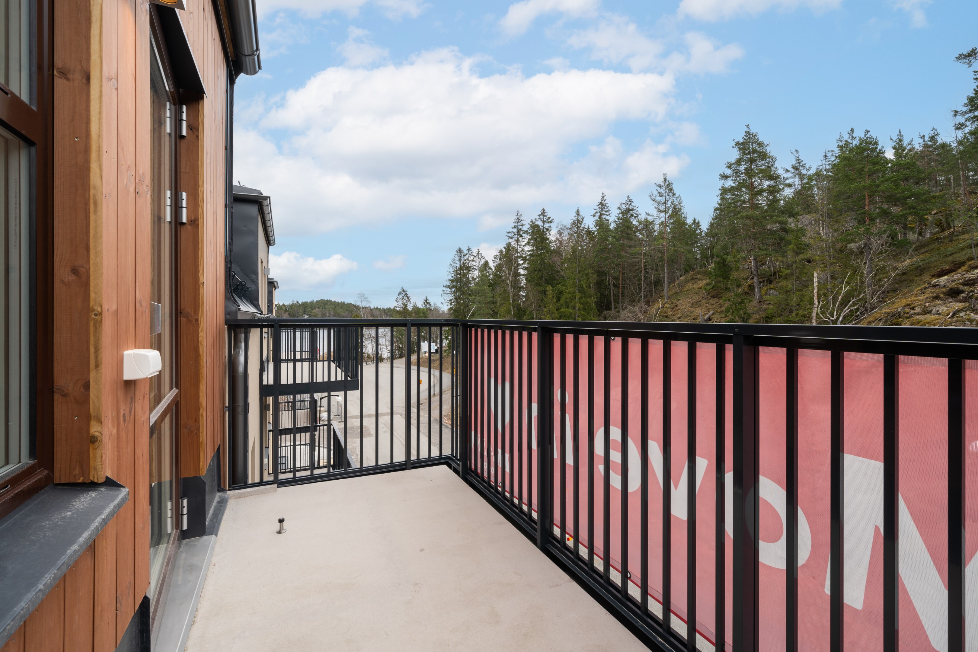 Bostadsbild från Slalomvägen 8, Såld i Väsjön, Sollentuna