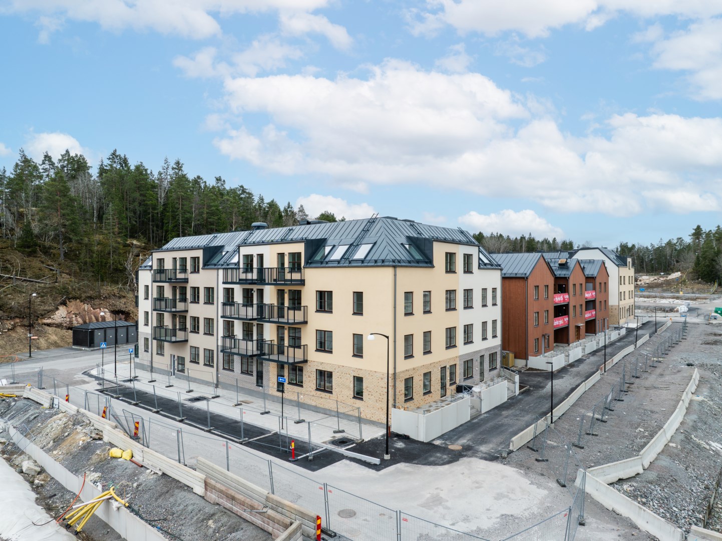 Bostadsbild från Slalomvägen 8, Såld i Väsjön, Sollentuna