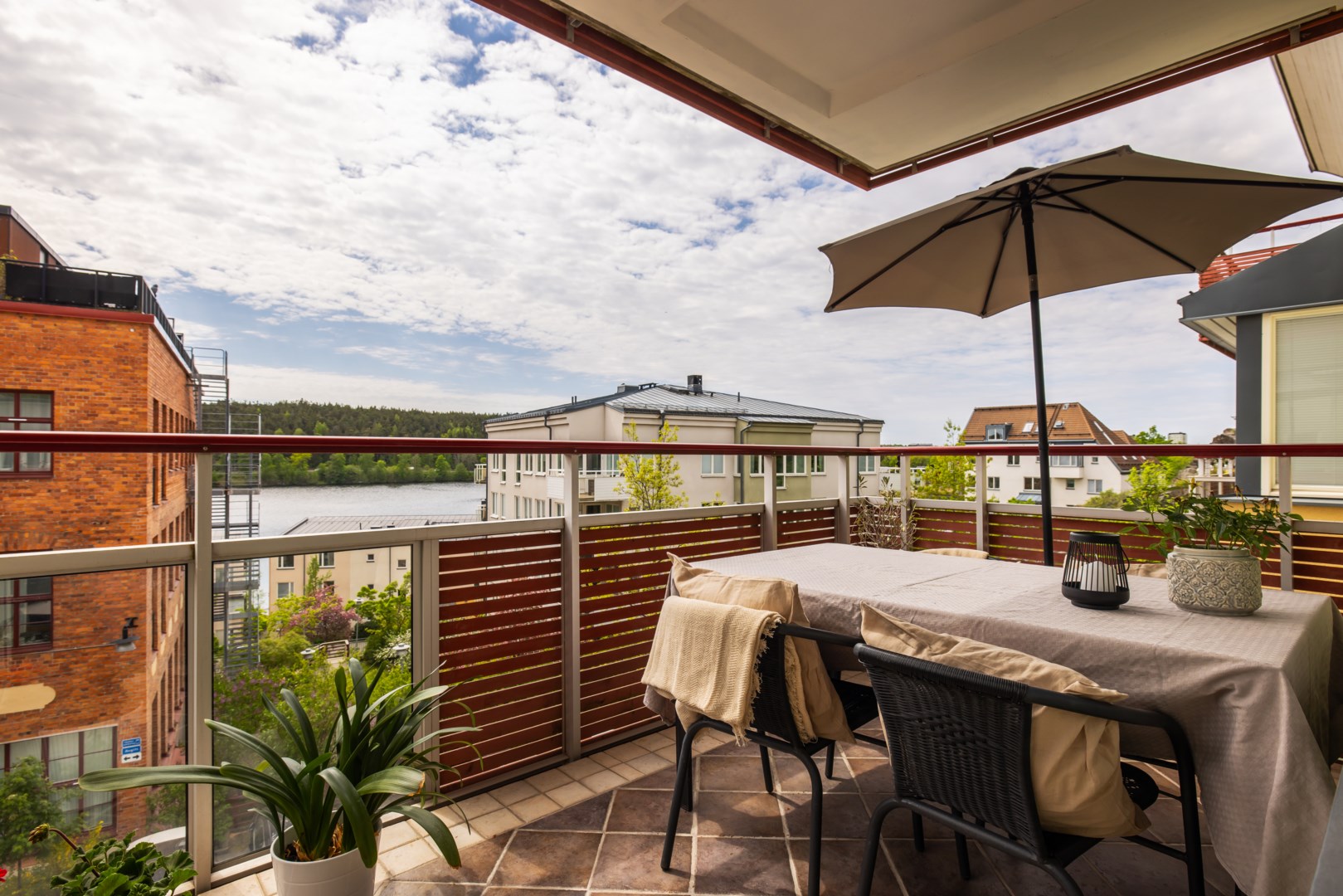 Bostadsbild från Garverigränd 12, Såld i Järla sjö, Nacka