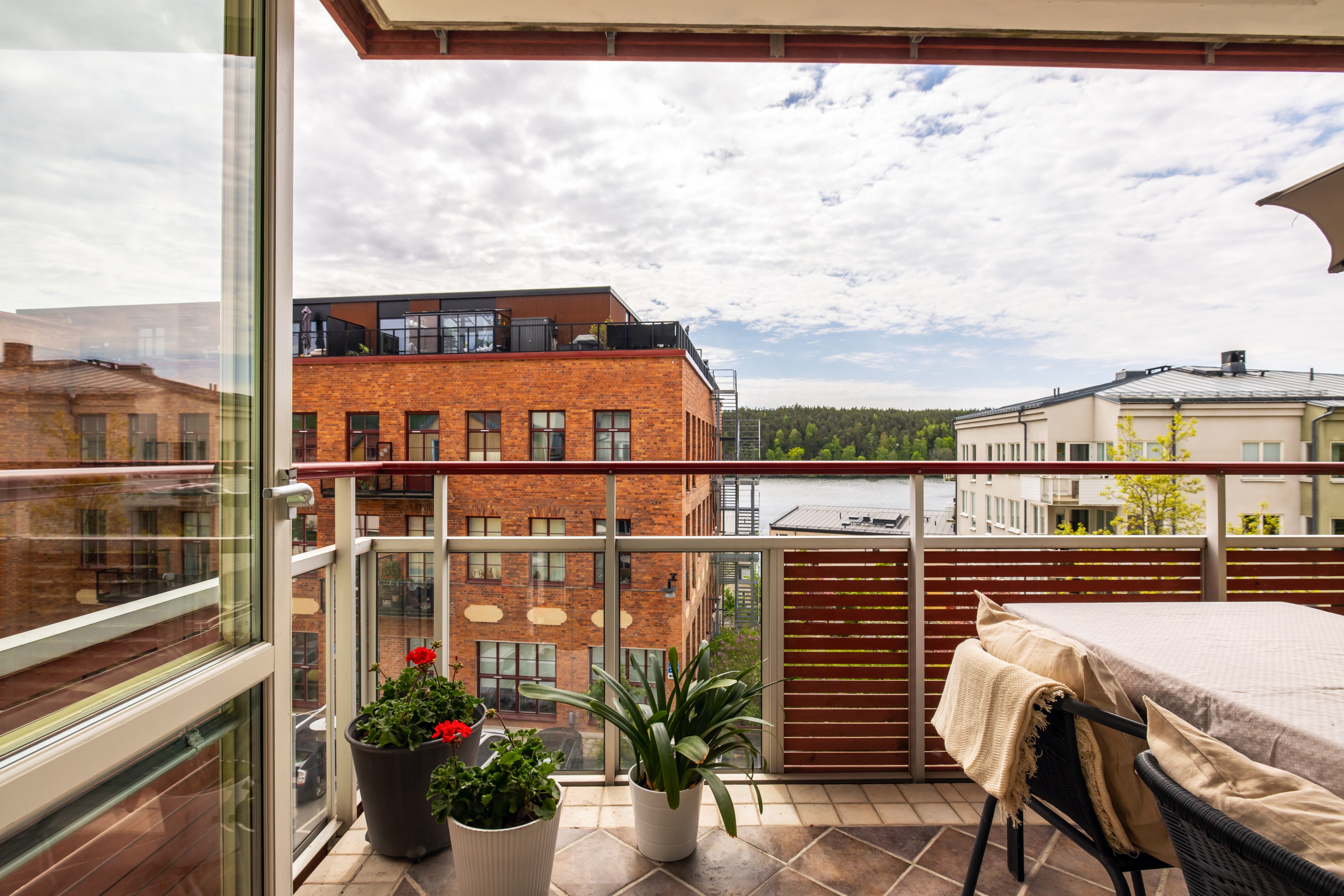 Bostadsbild från Garverigränd 12, Såld i Järla sjö, Nacka