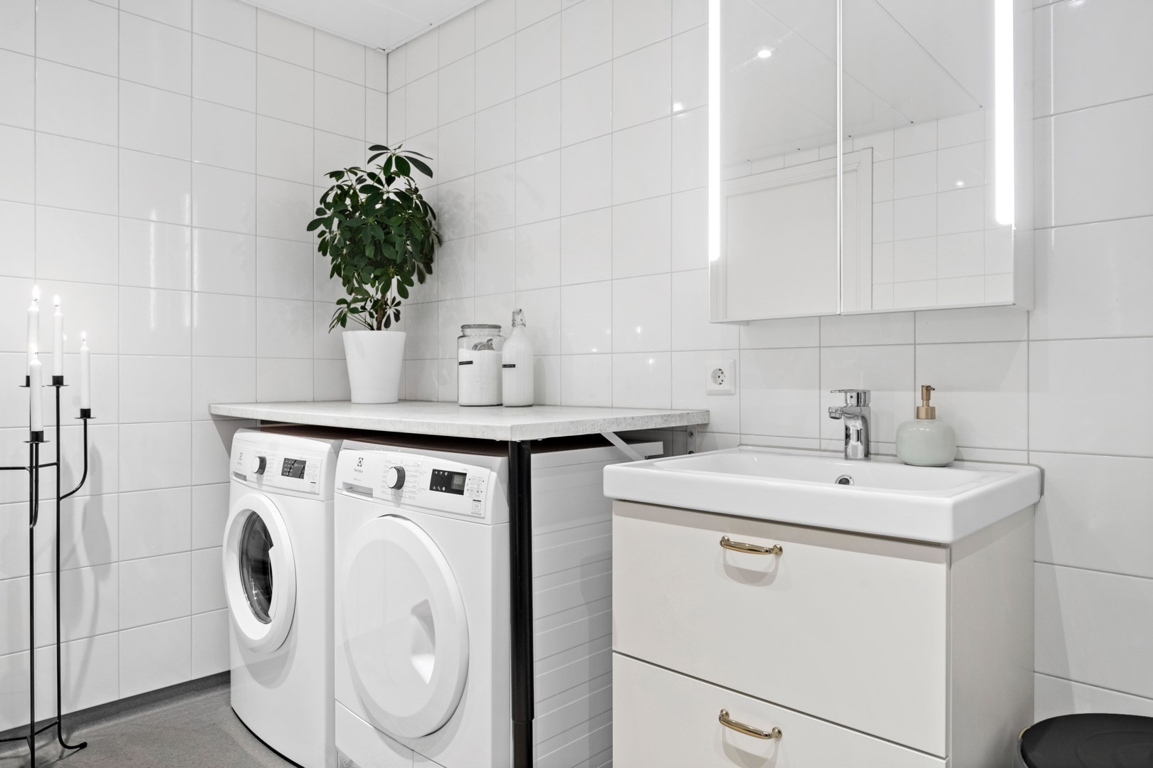 Bostadsbild från Hjulaxelvägen 146, Såld i Gunsta, Uppsala