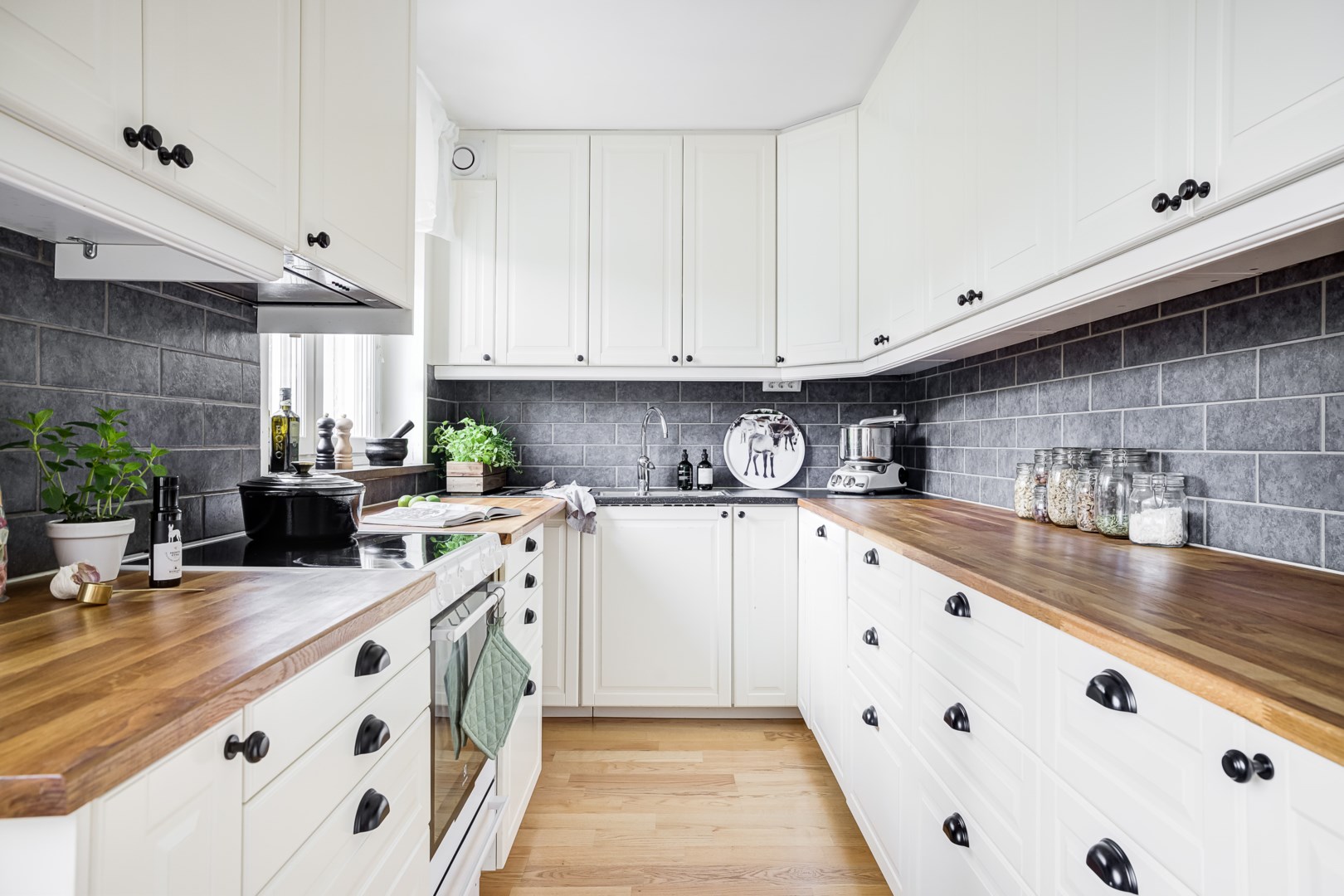 Bostadsbild från Granitvägen 24 E, Till salu i Eriksberg, Uppsala