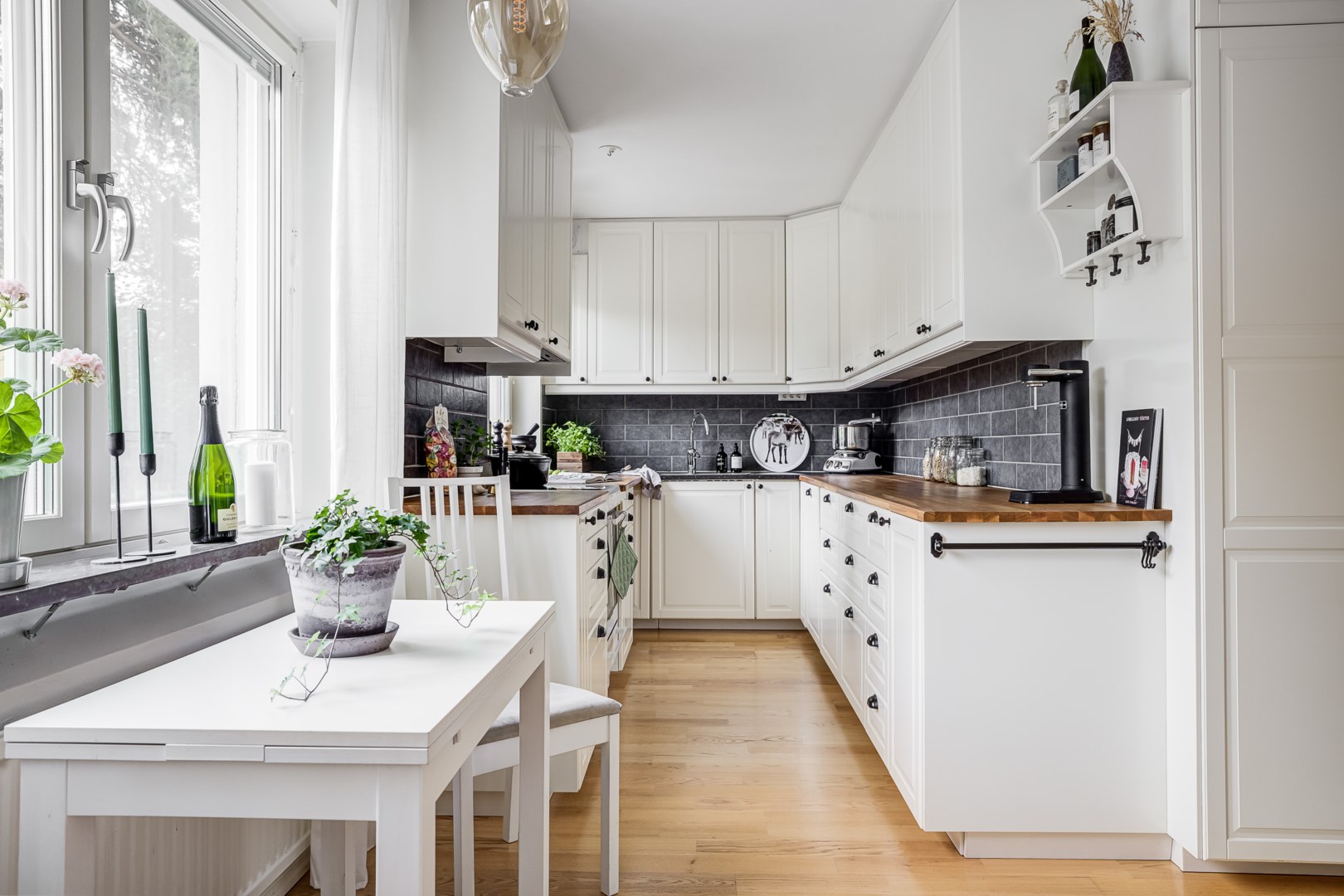 Bostadsbild från Granitvägen 24 E, Till salu i Eriksberg, Uppsala