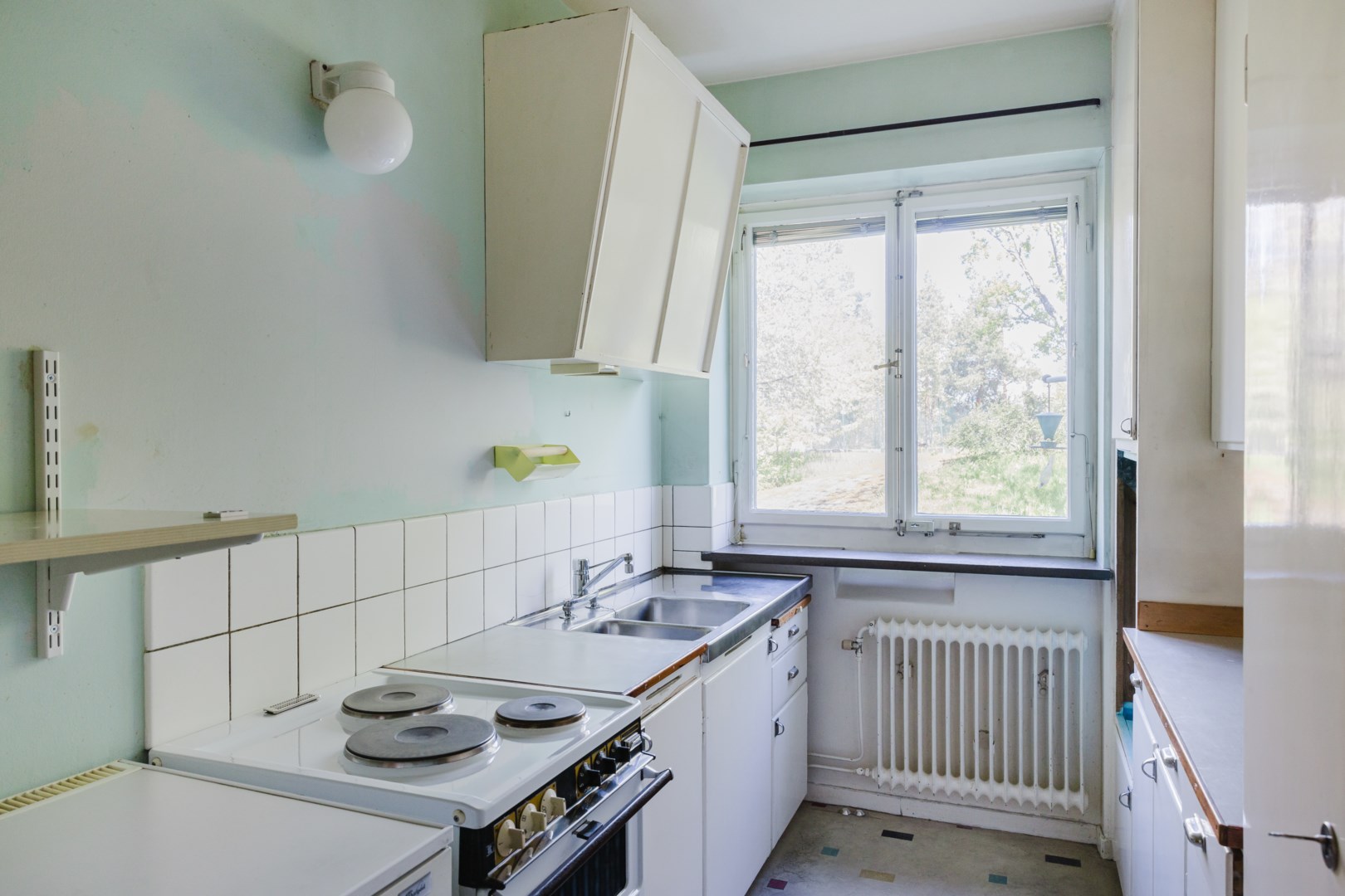 Originalkök med anslutande matplats