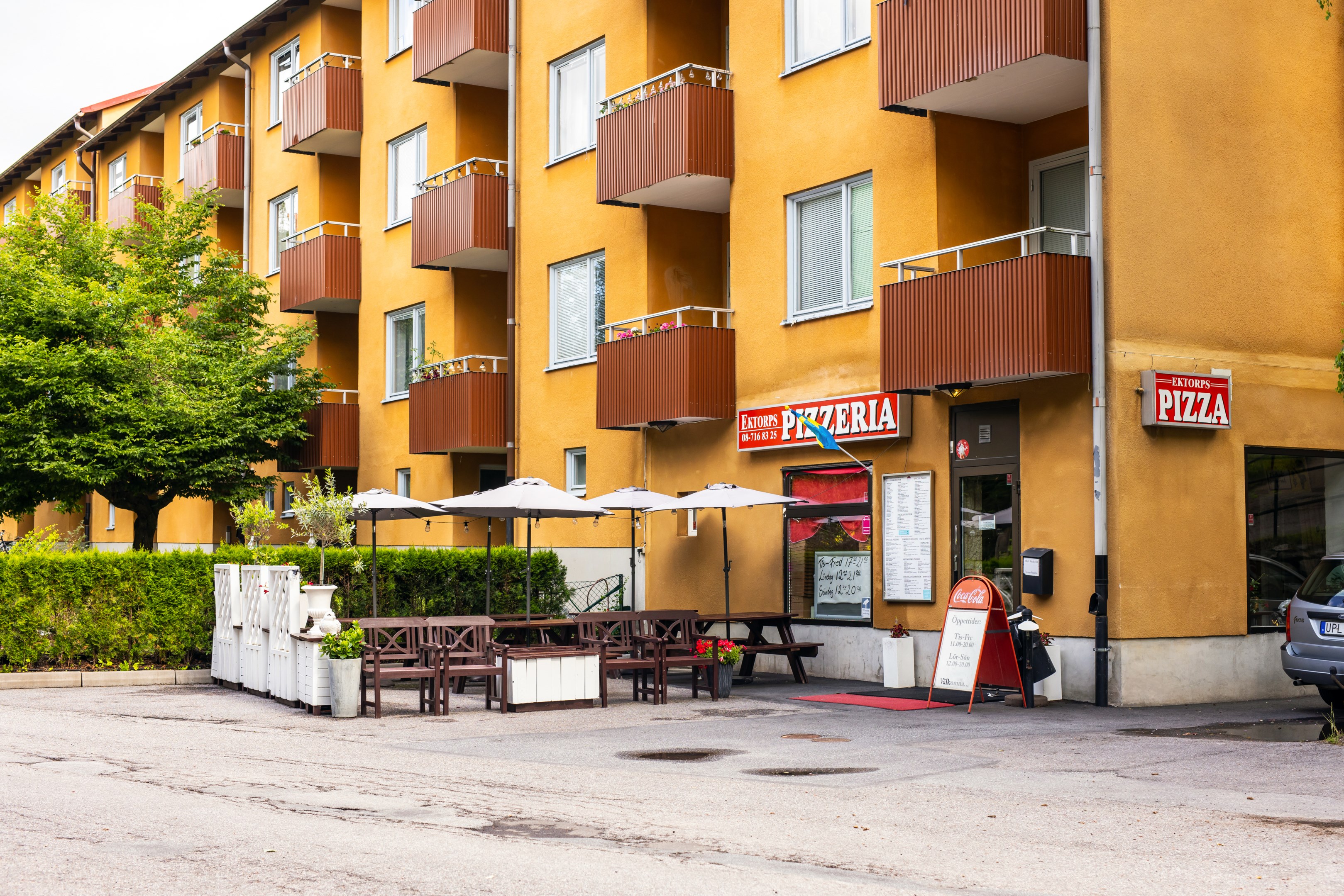 Föreningen har åtta lokaler som inbringar löpande hyresintäkter 