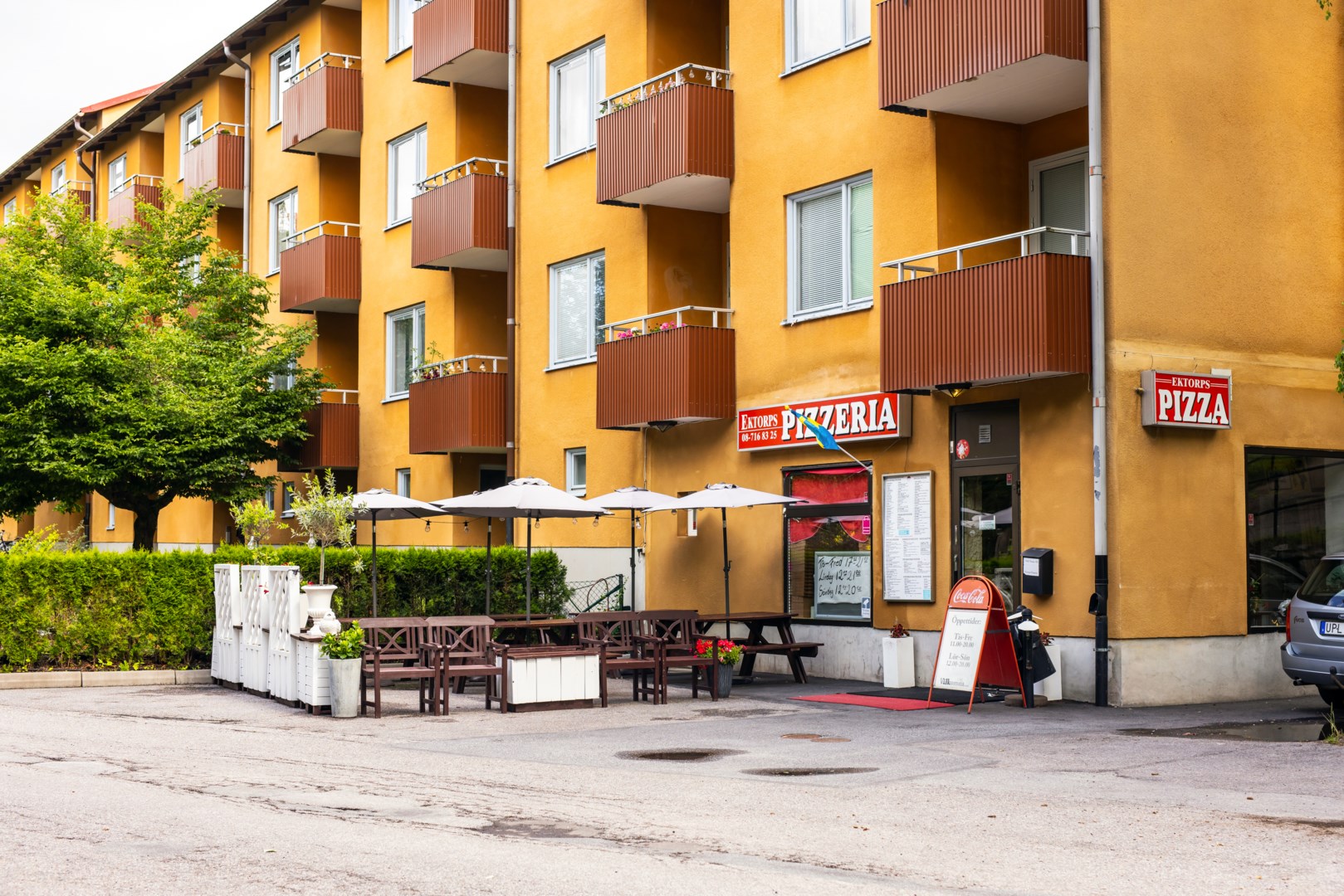 Föreningen har åtta lokaler som inbringar löpande hyresintäkter 