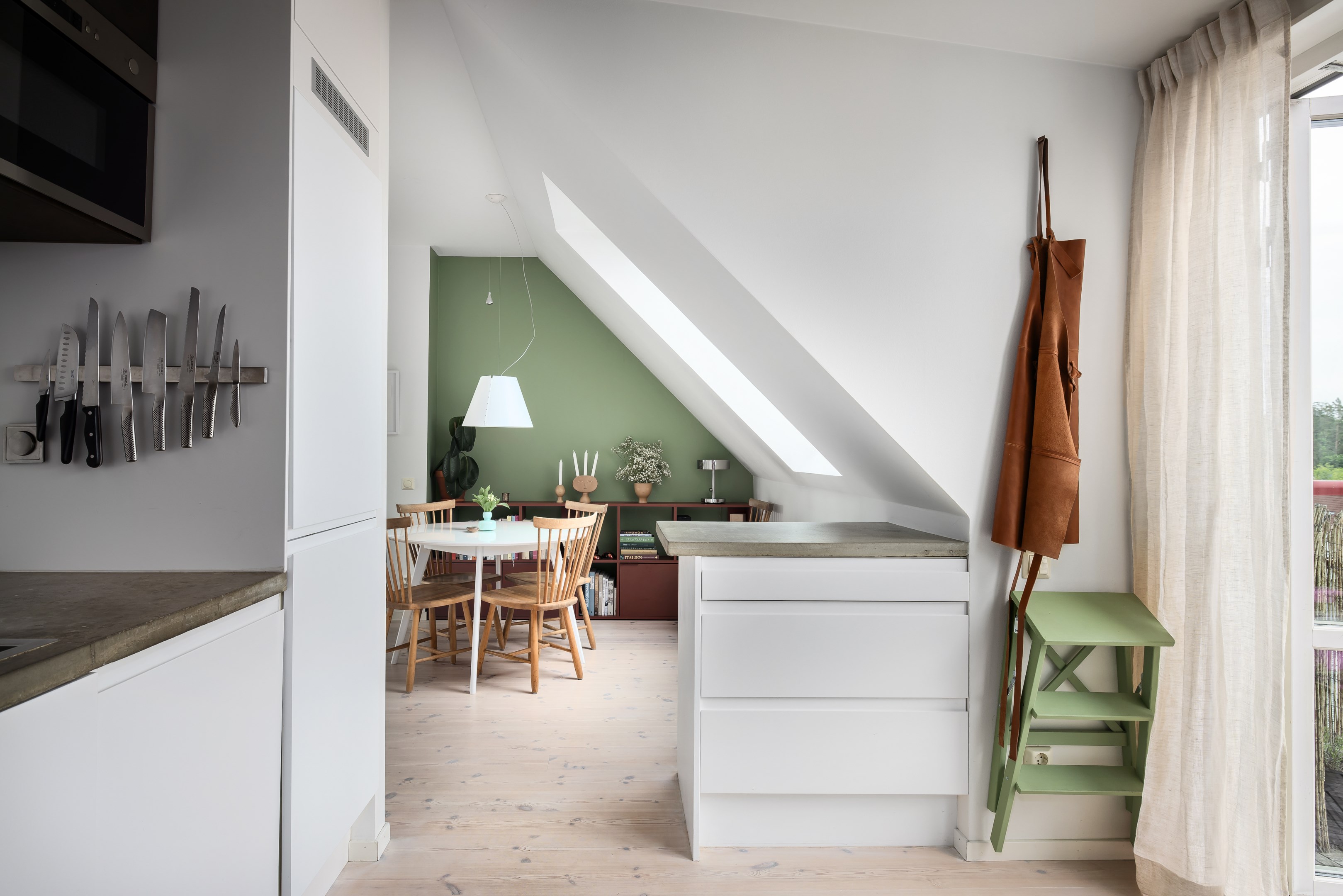 Bostadsbild från Järla Gårdsväg 11, Vindslägenhet, Såld i Järla sjö, Nacka