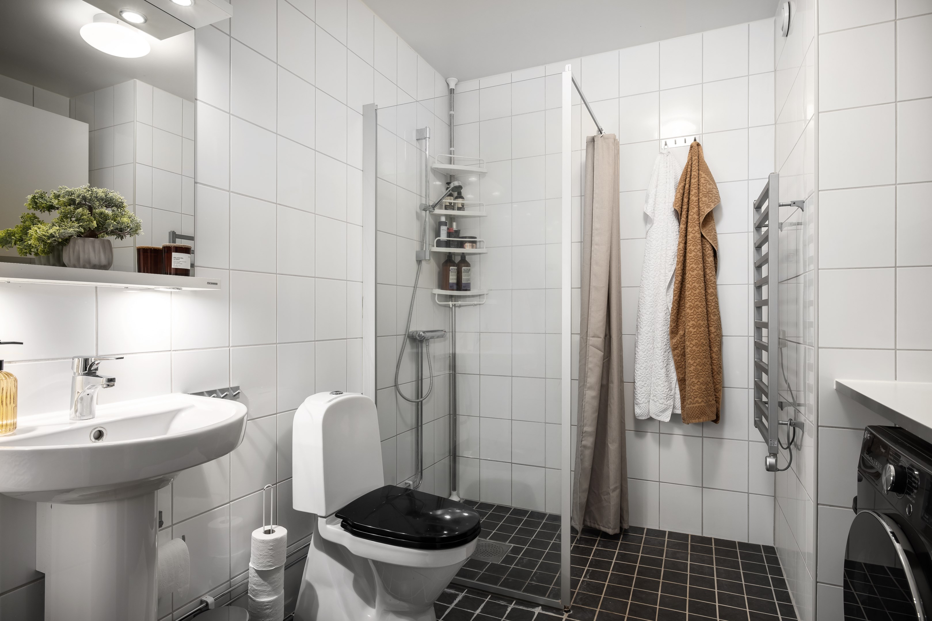 Bostadsbild från Publikvägen 9, 1 tr, Såld i Porslinskvarteren, Värmdö