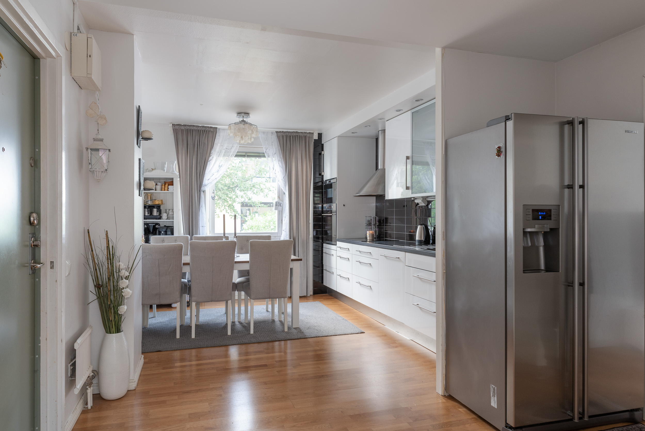 Bostadsbild från Kungsfågelgatan 33, Såld i Råby, Västerås