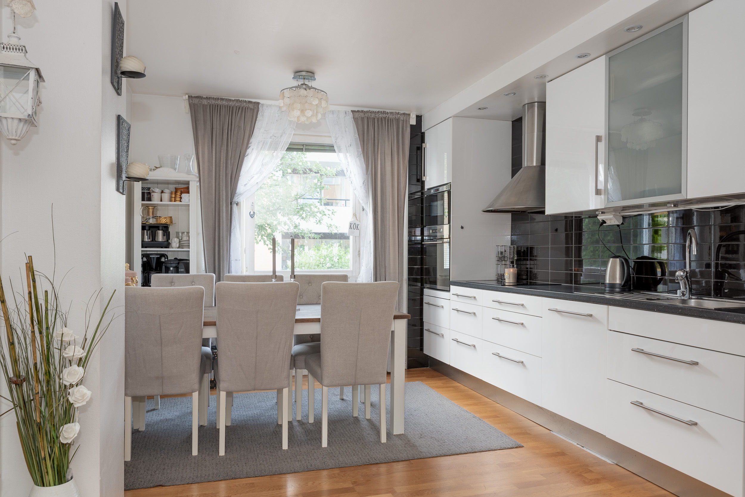 Bostadsbild från Kungsfågelgatan 33, Såld i Råby, Västerås