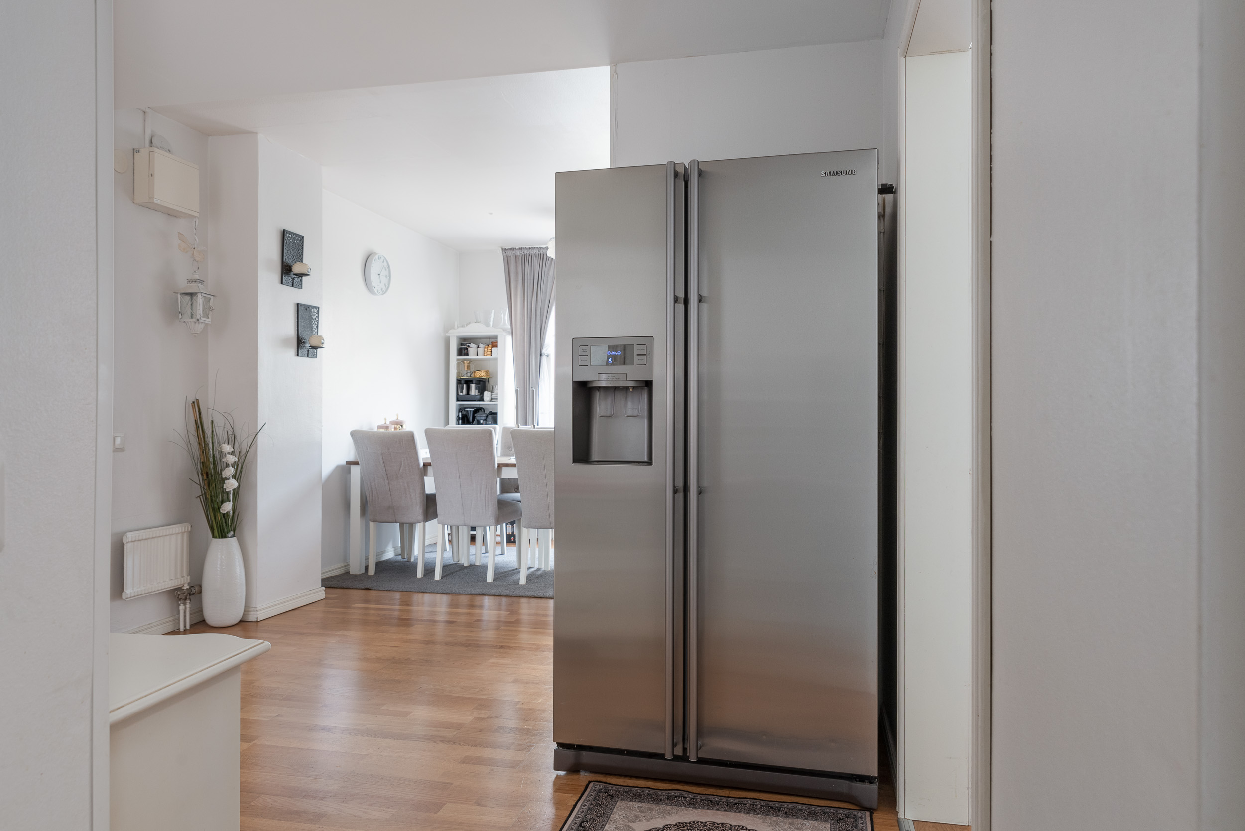 Bostadsbild från Kungsfågelgatan 33, Såld i Råby, Västerås