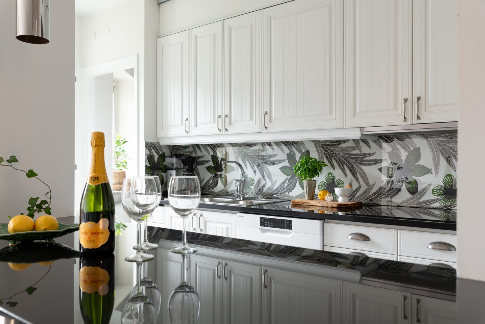 Bostadsbild från Domkyrkoesplanaden 7A, Såld i Centrum, Västerås