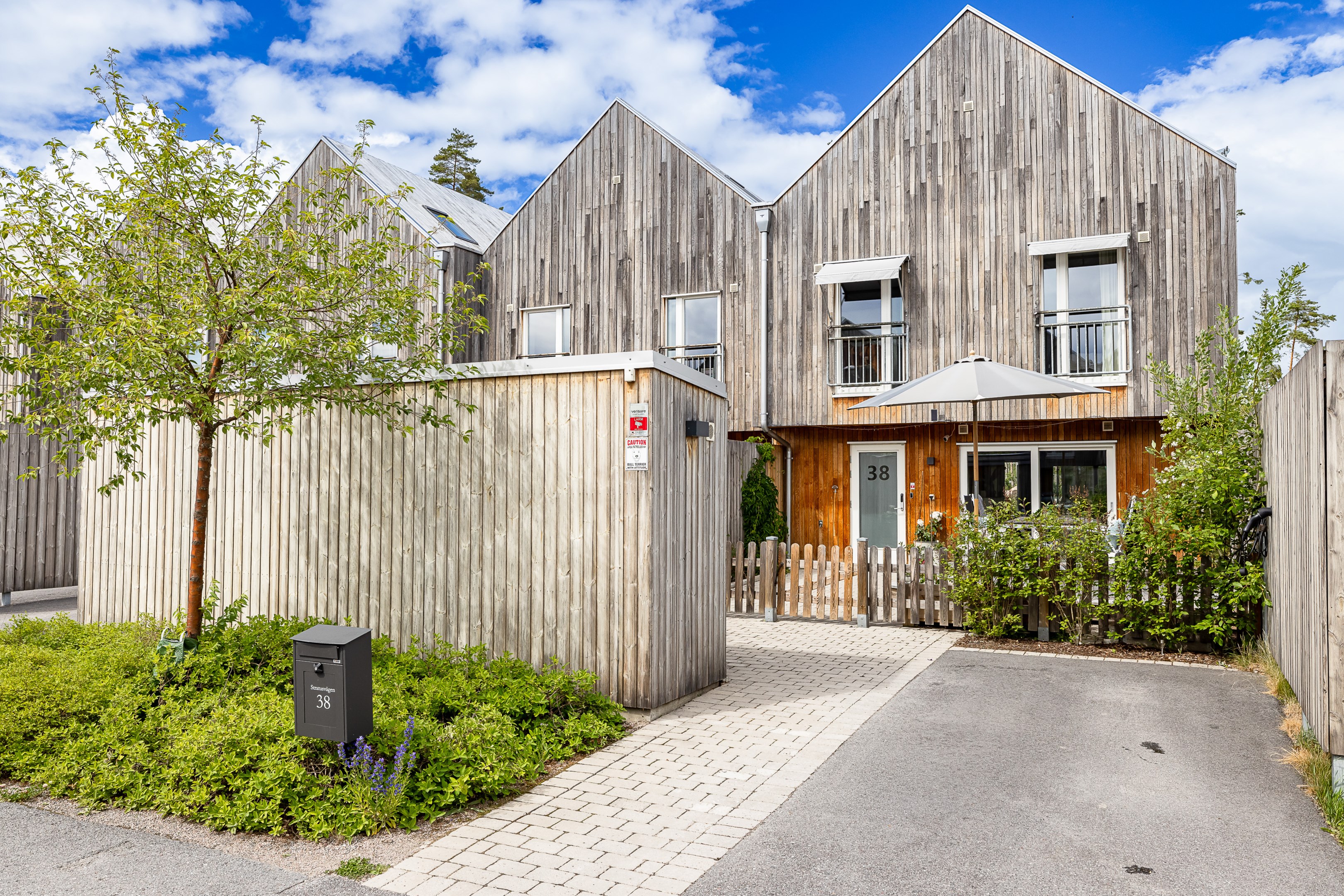 Bostadsbild från Stratusvägen 38, Såld i Fullerö, Uppsala