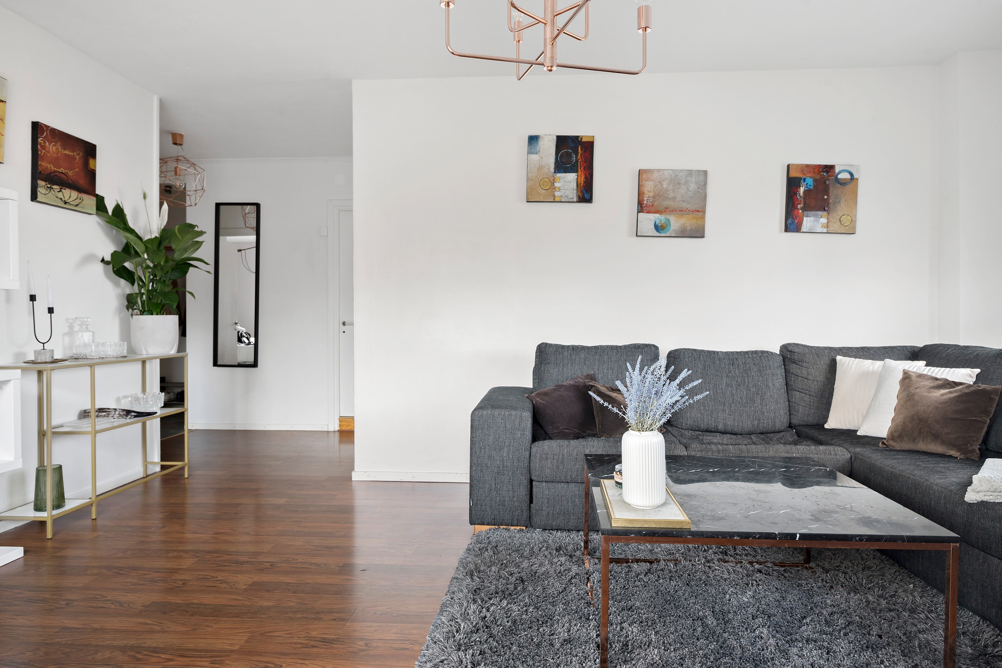 Bostadsbild från Karlsrogatan 81, Såld i Sommarro, Uppsala