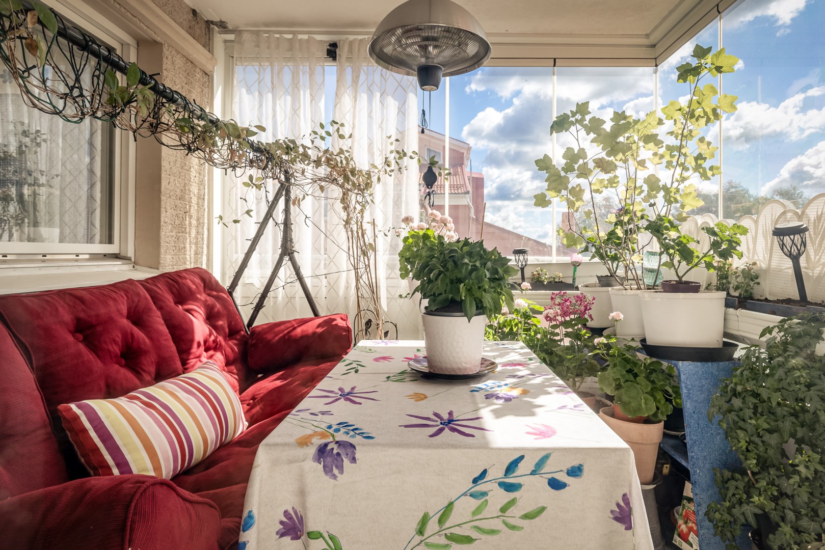 Bostadsbild från Fyrspannsvägen 62, Såld i Jarlaberg, Nacka