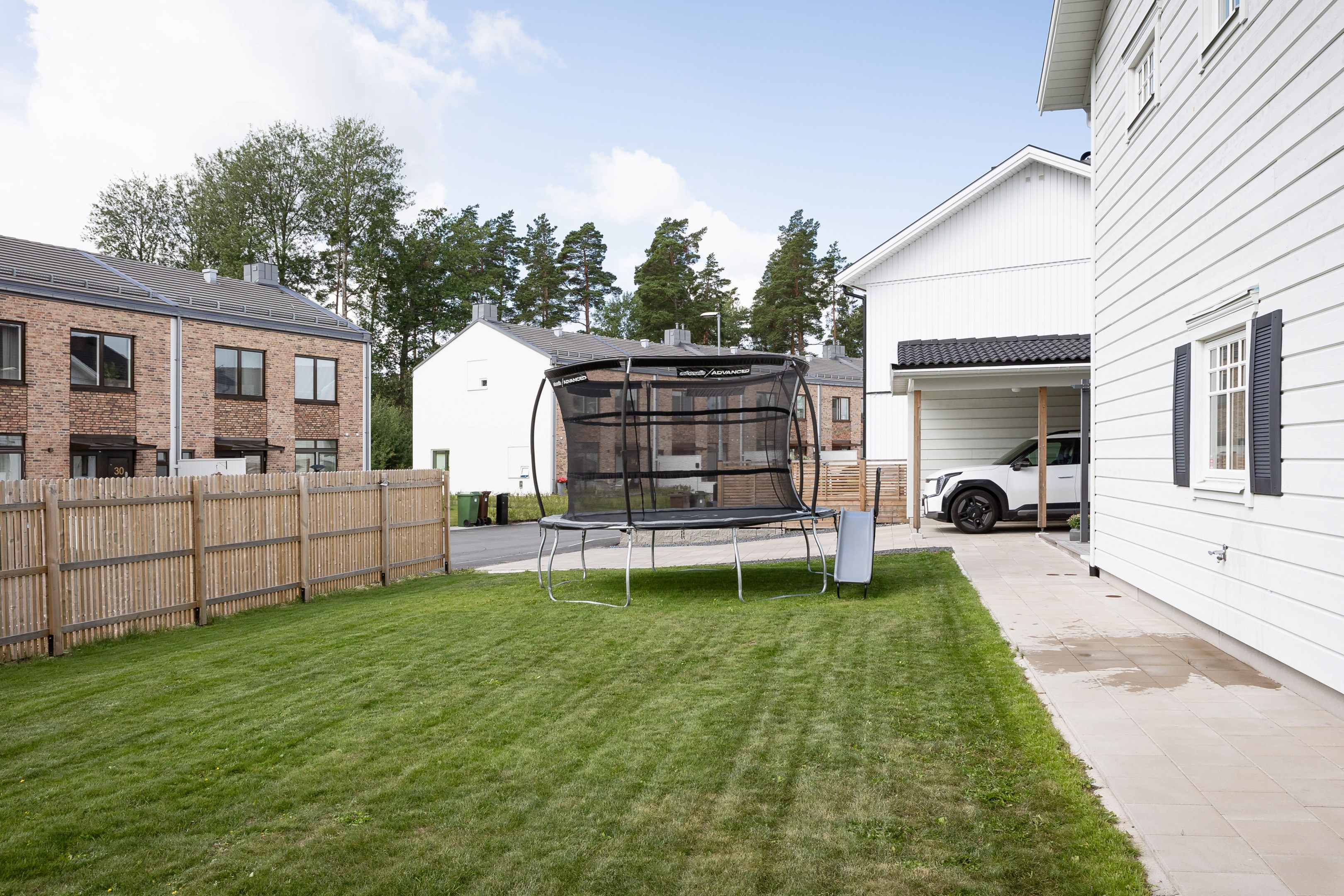 Bostadsbild från Björnmossvägen 16, Kommande i Lindbacken, Uppsala