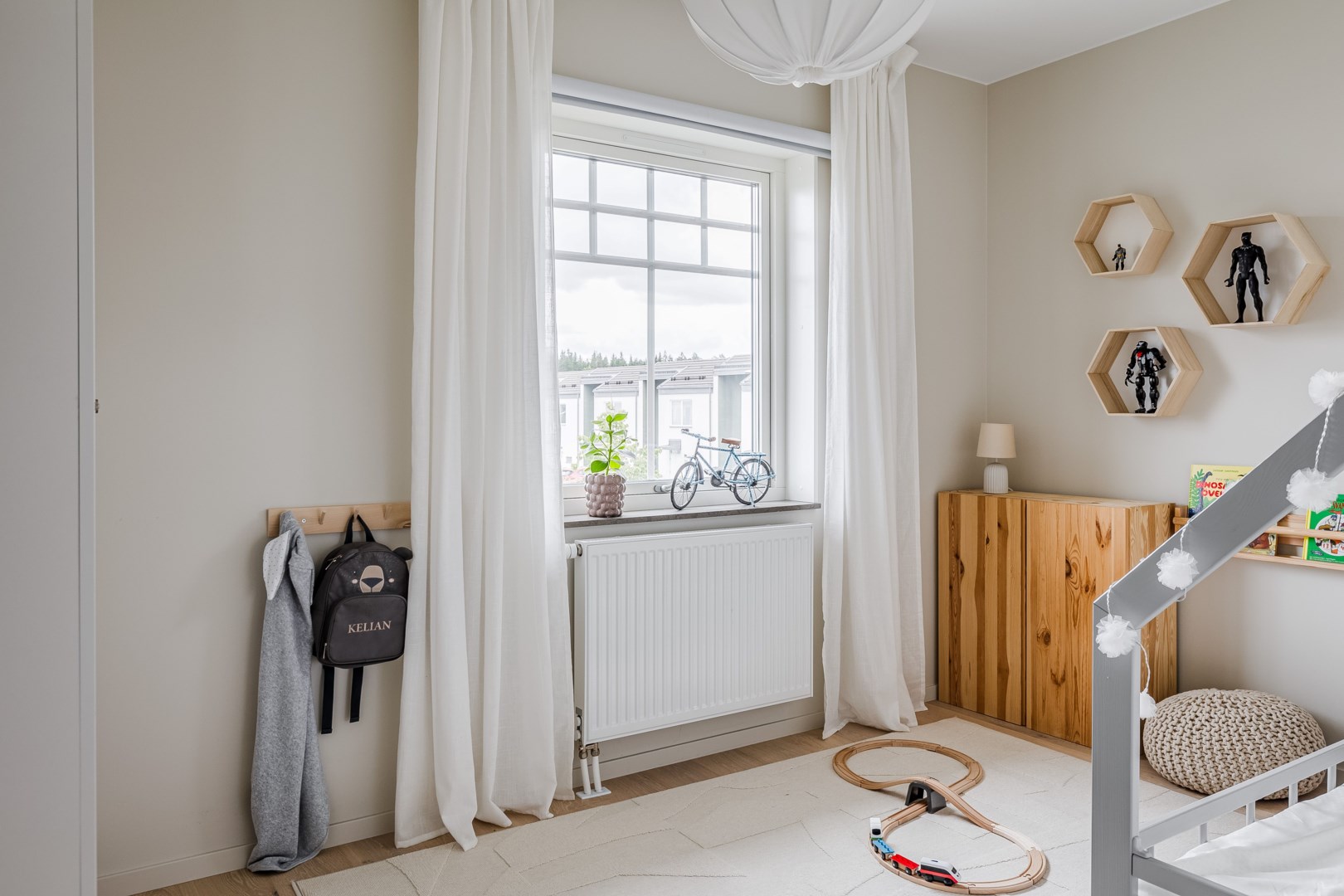 Bostadsbild från Björnmossvägen 16, Kommande i Lindbacken, Uppsala