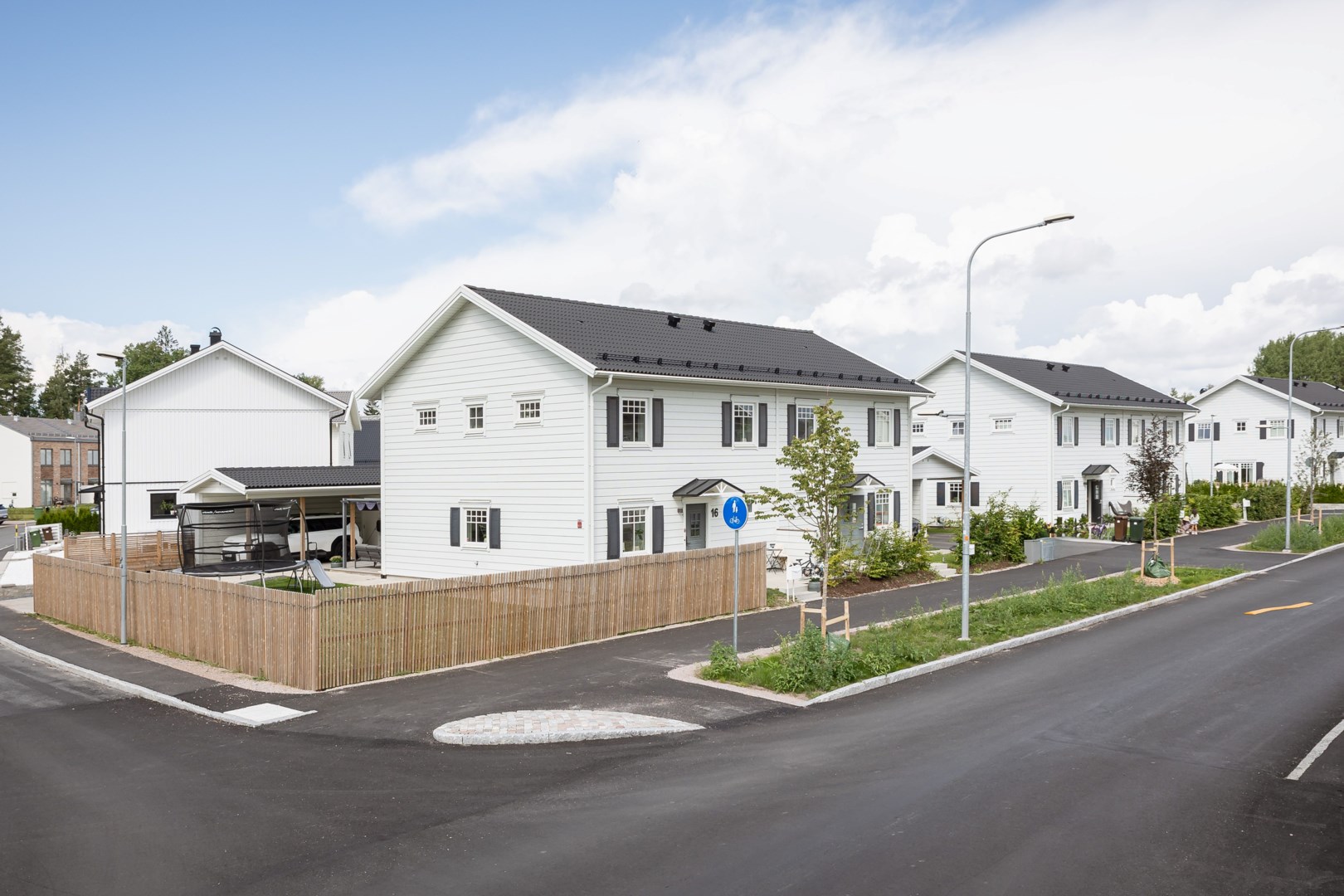 Bostadsbild från Björnmossvägen 16, Kommande i Lindbacken, Uppsala