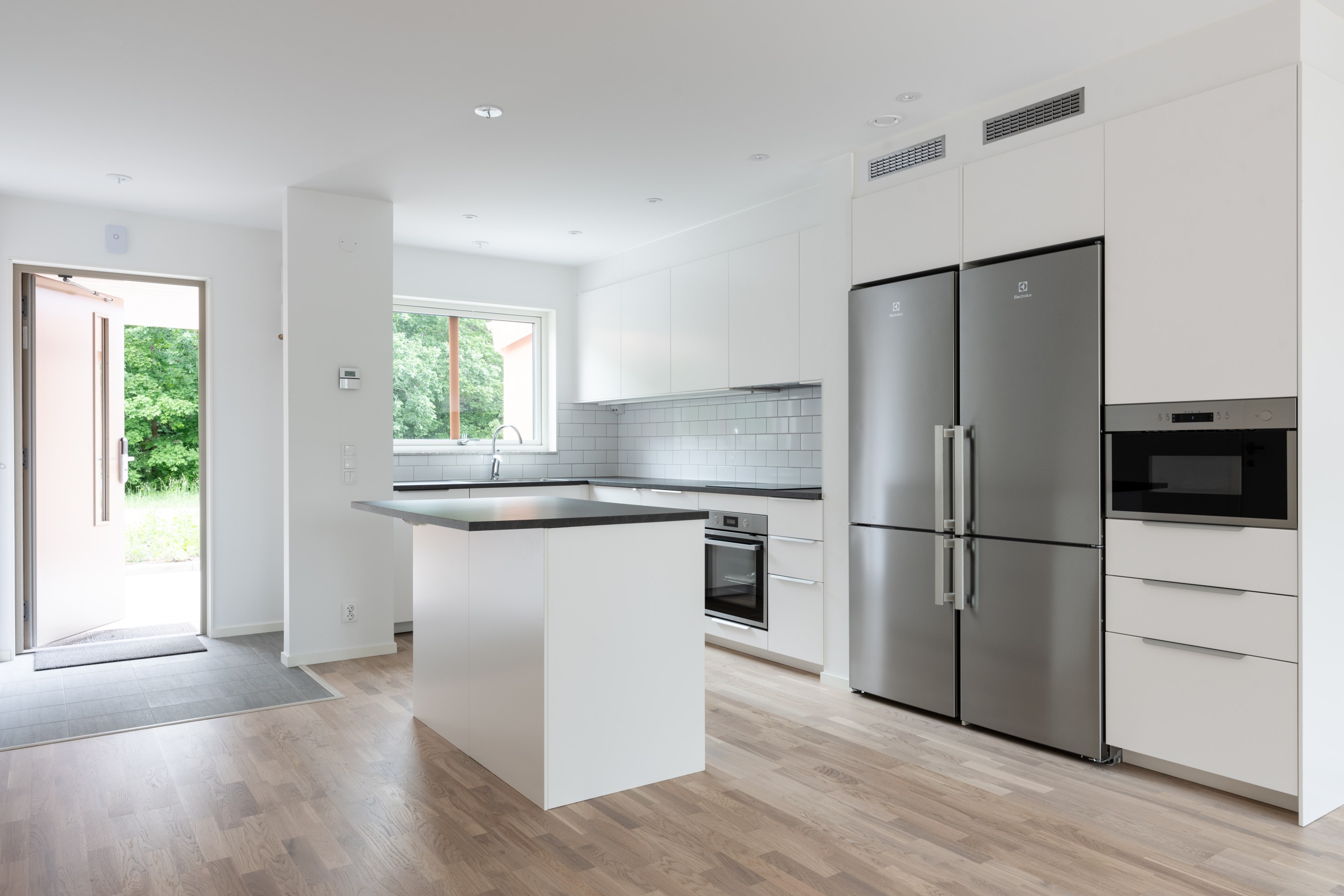 Bostadsbild från Båtvägen 37, Såld i Porslinskvarteren, Värmdö