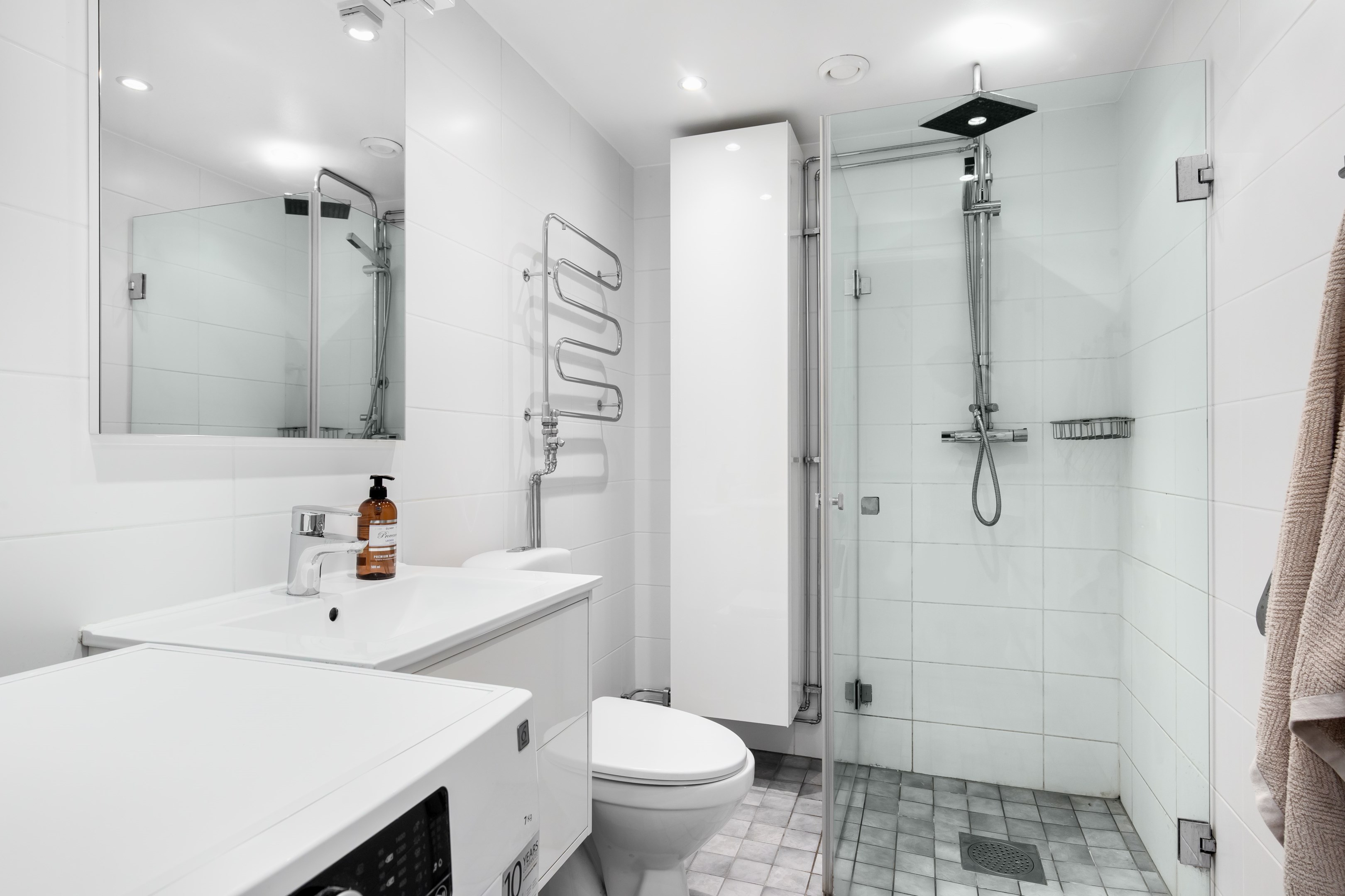 Bostadsbild från Landåvägen 75, Till salu i Jarlaberg, Nacka