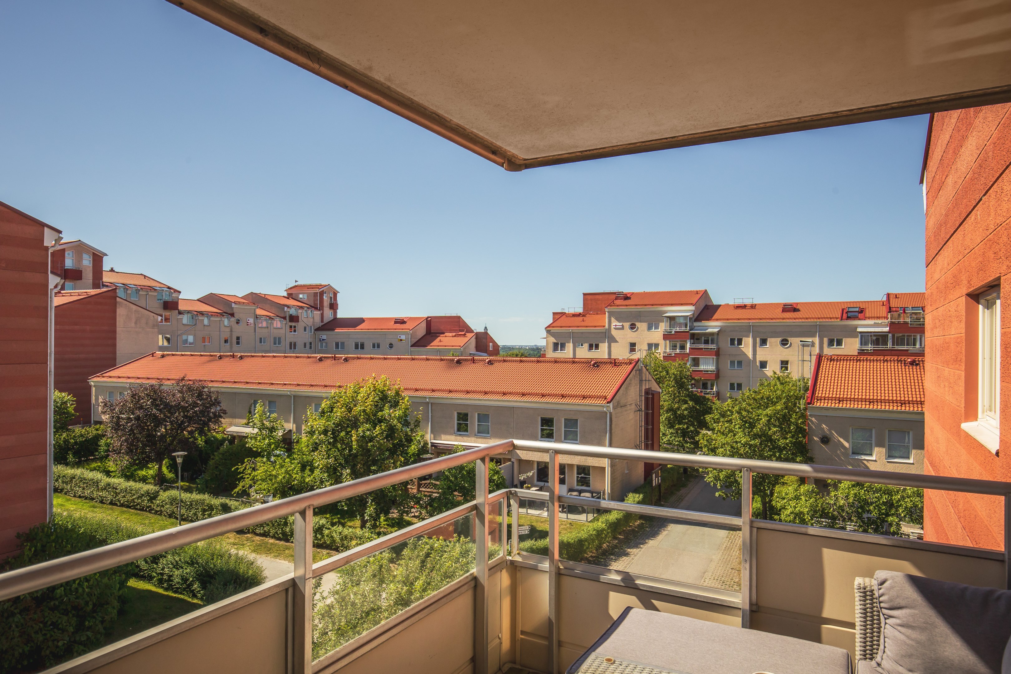 Bostadsbild från Landåvägen 75, Till salu i Jarlaberg, Nacka