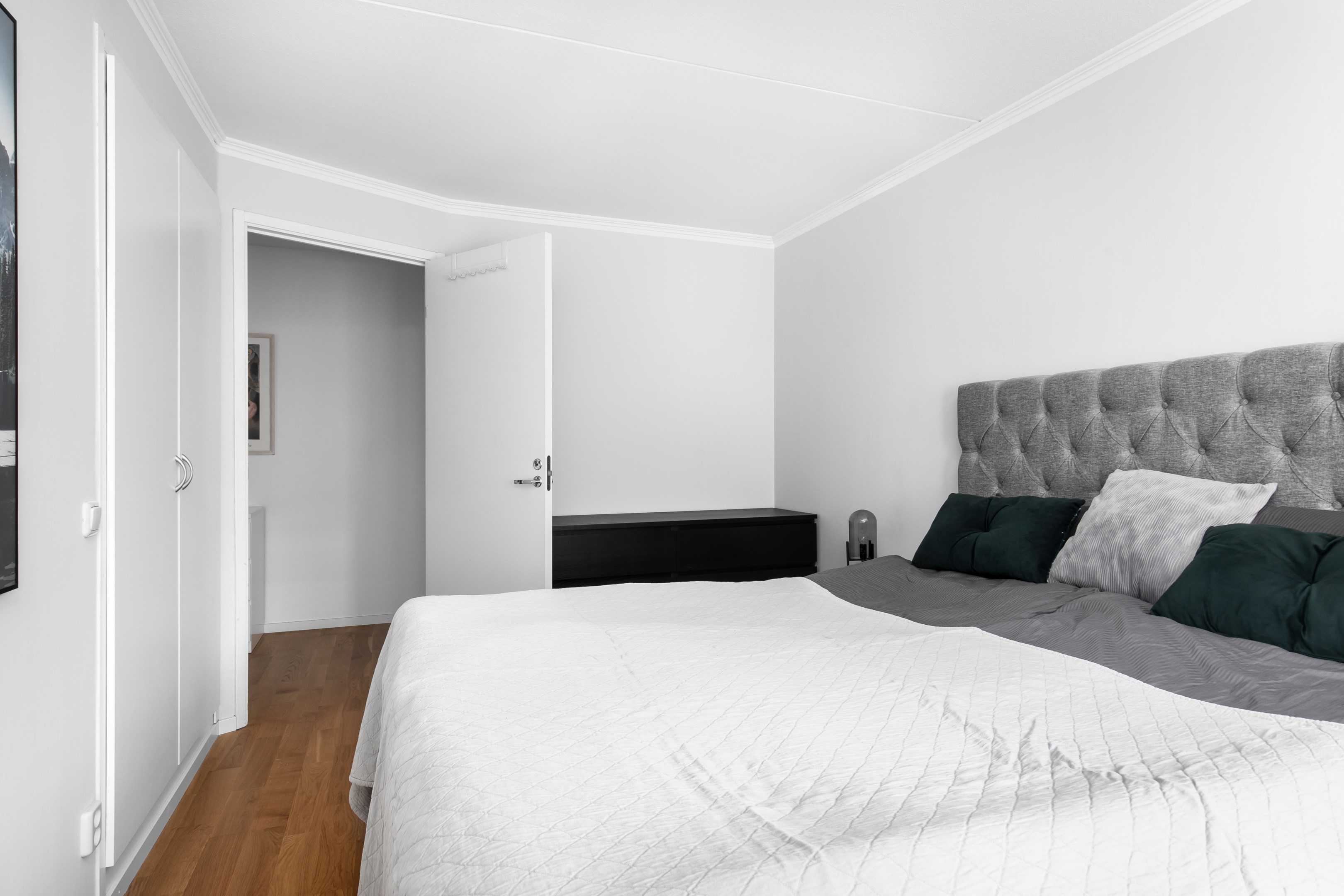 Bostadsbild från Landåvägen 75, Till salu i Jarlaberg, Nacka