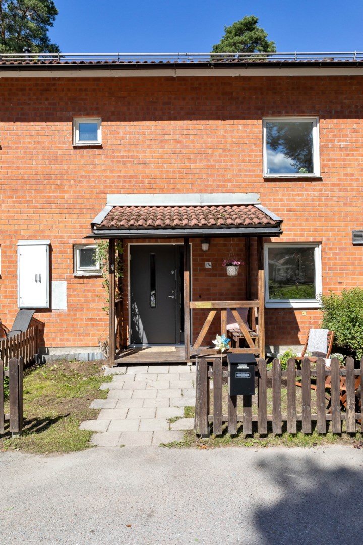 Bostadsbild från Bergslagsresan 174, Såld i Sävja, Uppsala