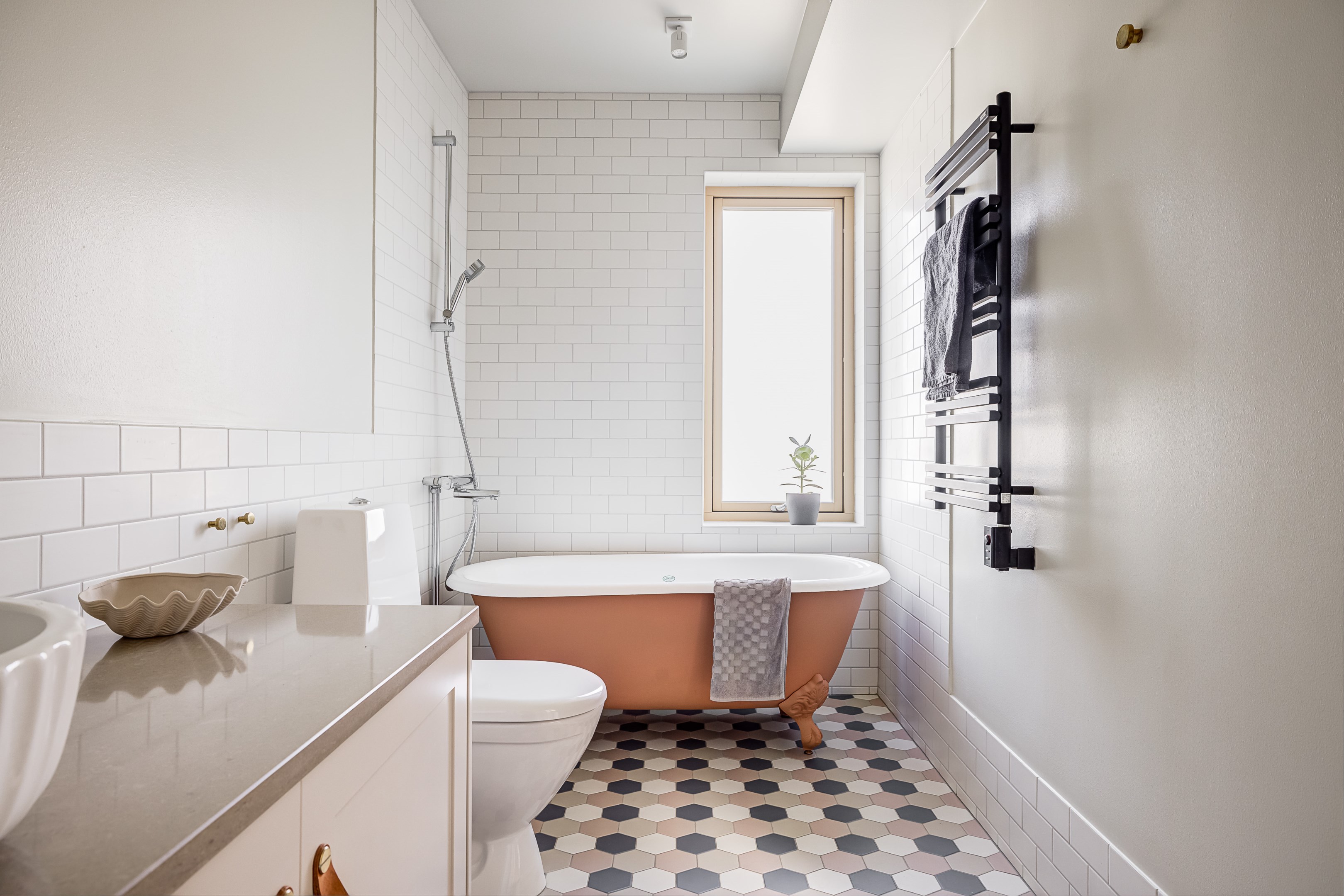 Bostadsbild från Vikvägen 28, Såld i Vårdsätra, Uppsala