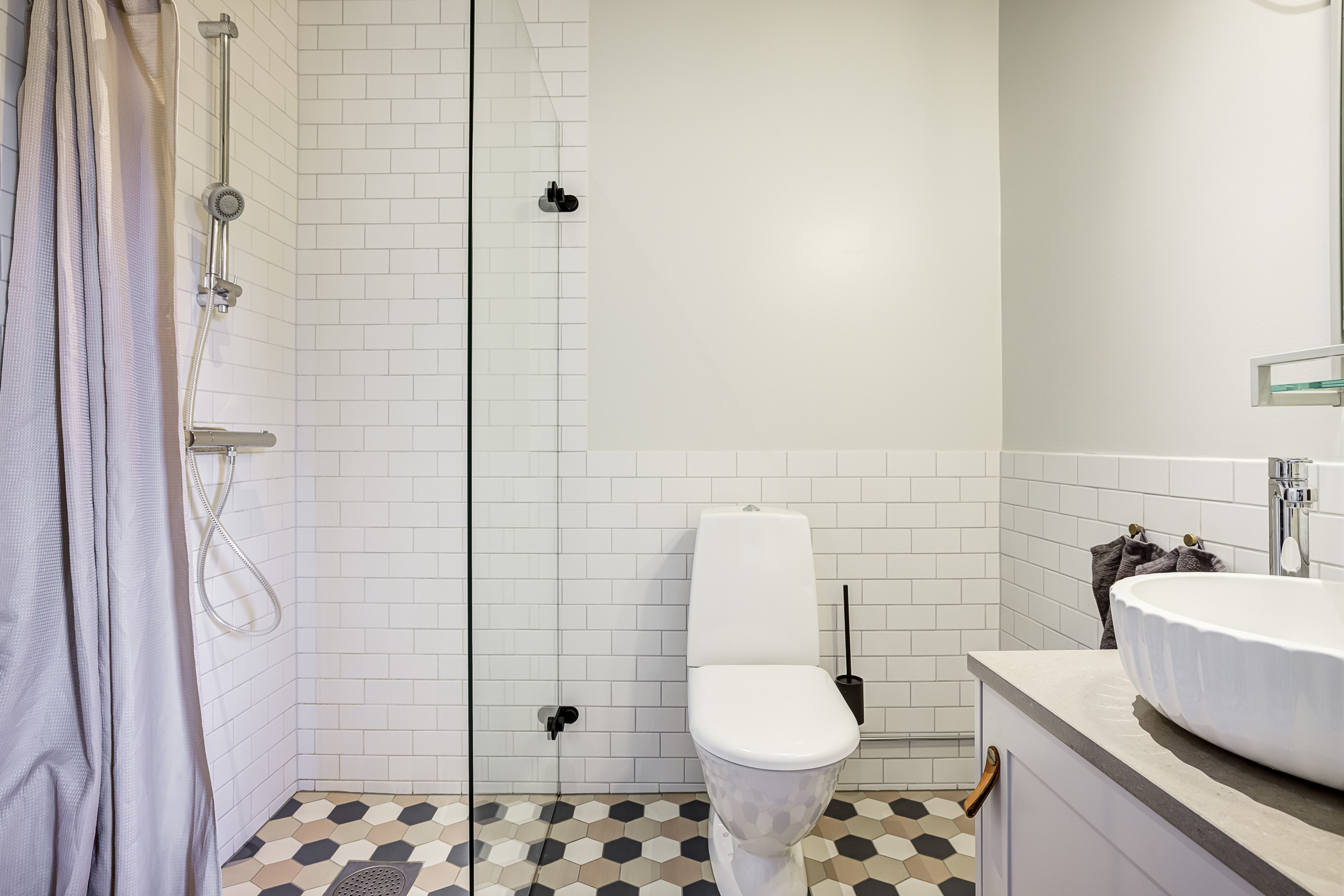 Bostadsbild från Vikvägen 28, Såld i Vårdsätra, Uppsala