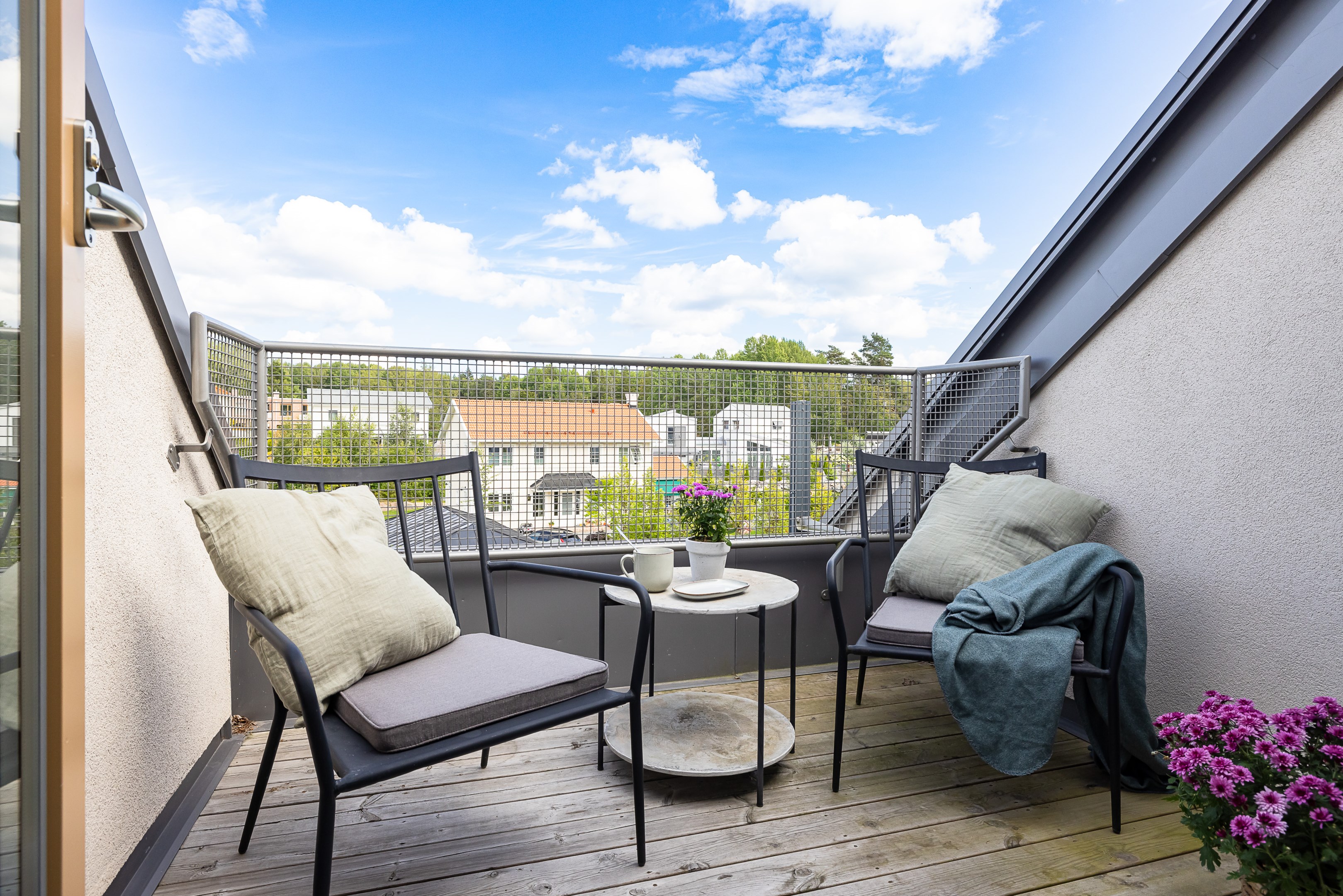 Bostadsbild från Vikvägen 28, Såld i Vårdsätra, Uppsala