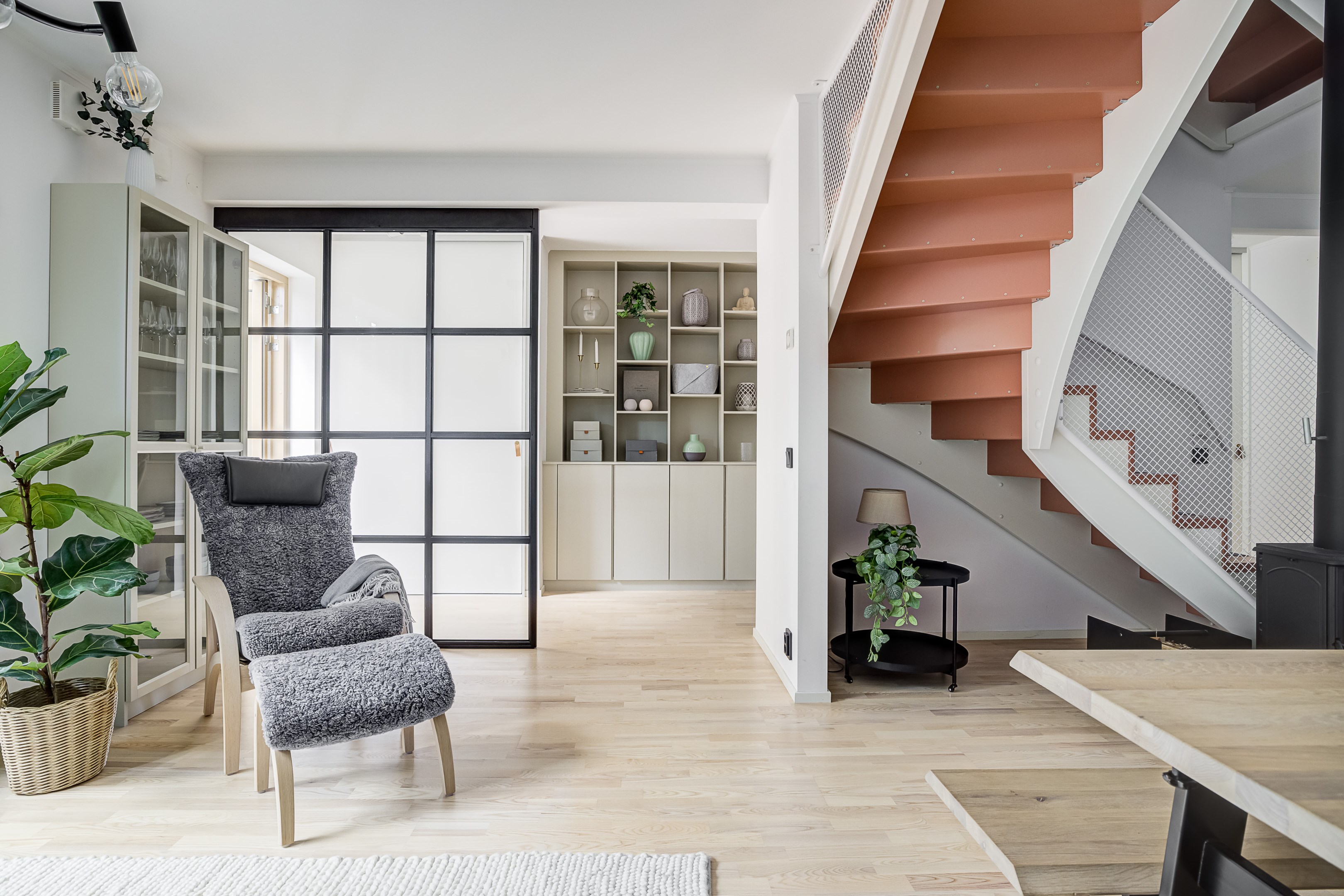 Bostadsbild från Vikvägen 28, Såld i Vårdsätra, Uppsala