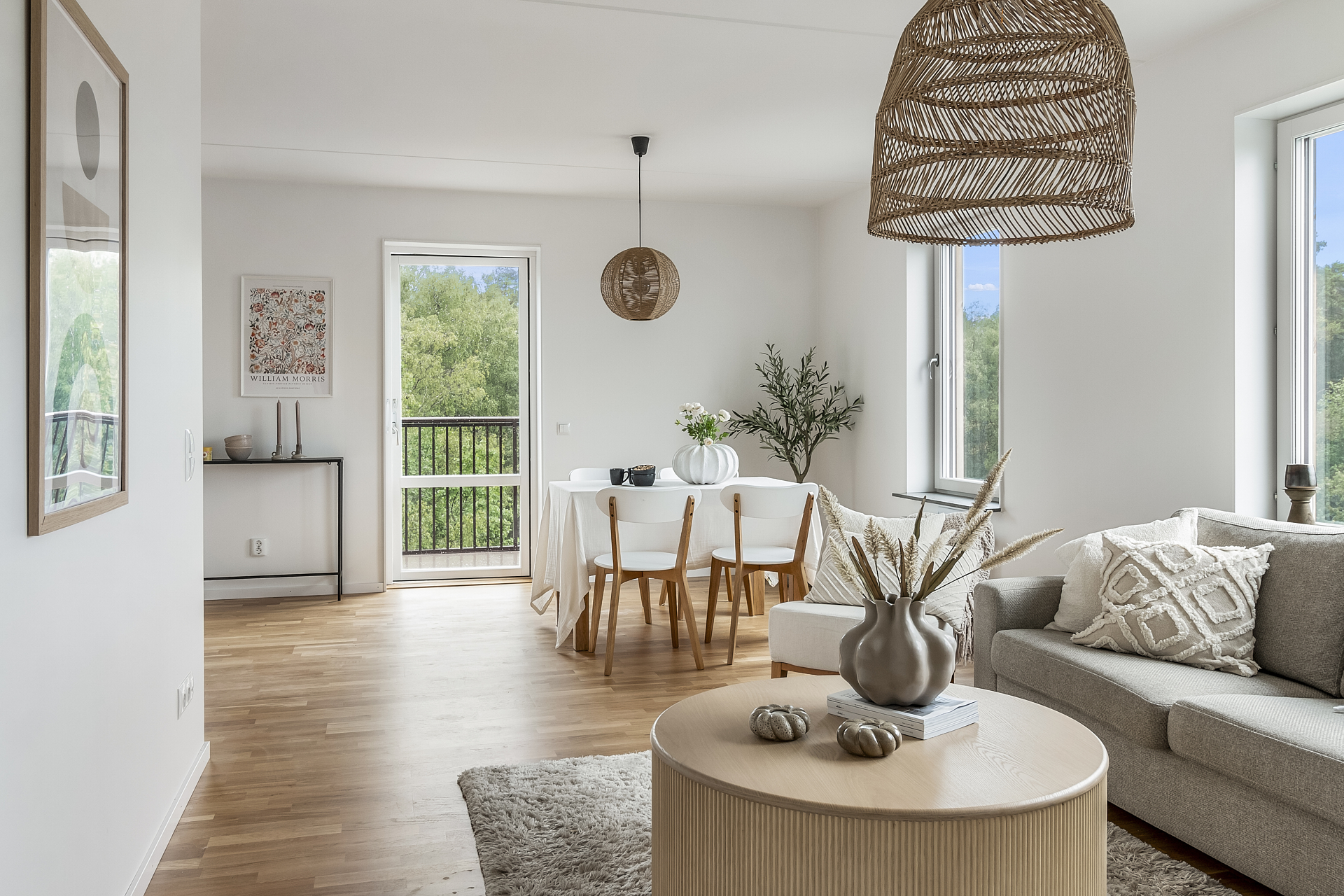 Bostadsbild från Tujagatan 10, Såld i Skiljebo, Västerås