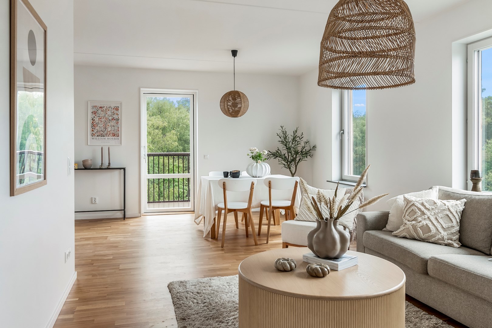 Bostadsbild från Tujagatan 10, Såld i Skiljebo, Västerås