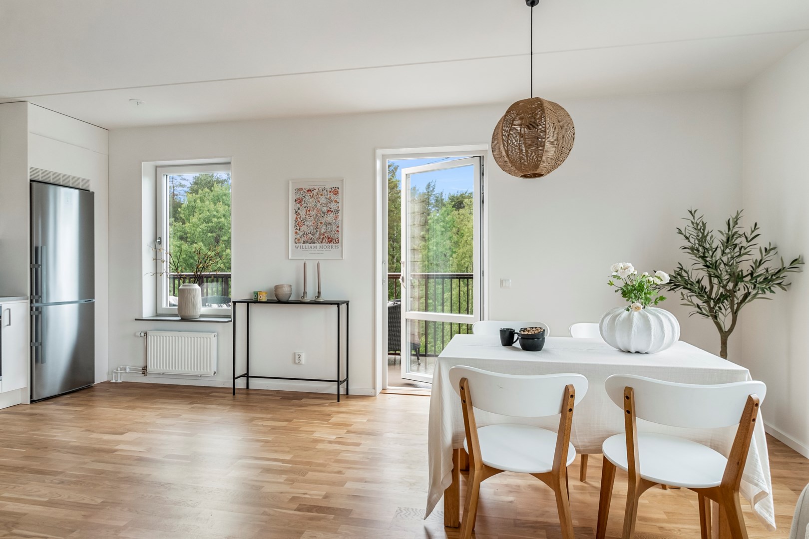 Bostadsbild från Tujagatan 10, Såld i Skiljebo, Västerås