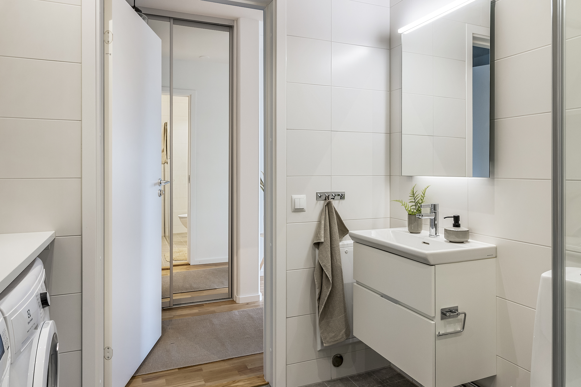 Bostadsbild från Tujagatan 10, Såld i Skiljebo, Västerås